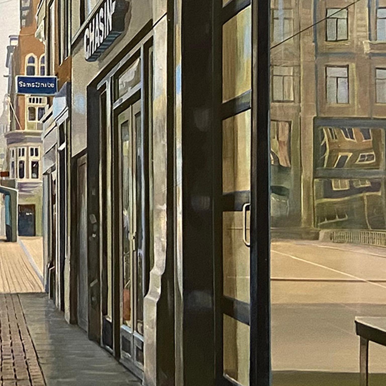 Contemporary Hyper Realist Cityscape: Leidsegracht-Keizersgracht (Amsterdam)

Eric Tiggeler paints cityscapes in a (hyper) realis-tic way. He does not opt for picturesque scenes, preferring to paint the ordinary city: houses, streets, cars, facades,