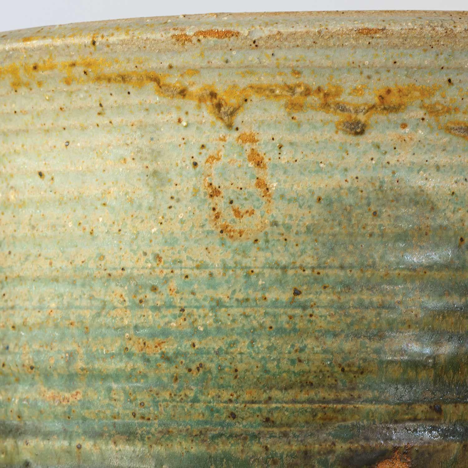 Untitled Vessel - Contemporary Art by Toshiko Takaezu