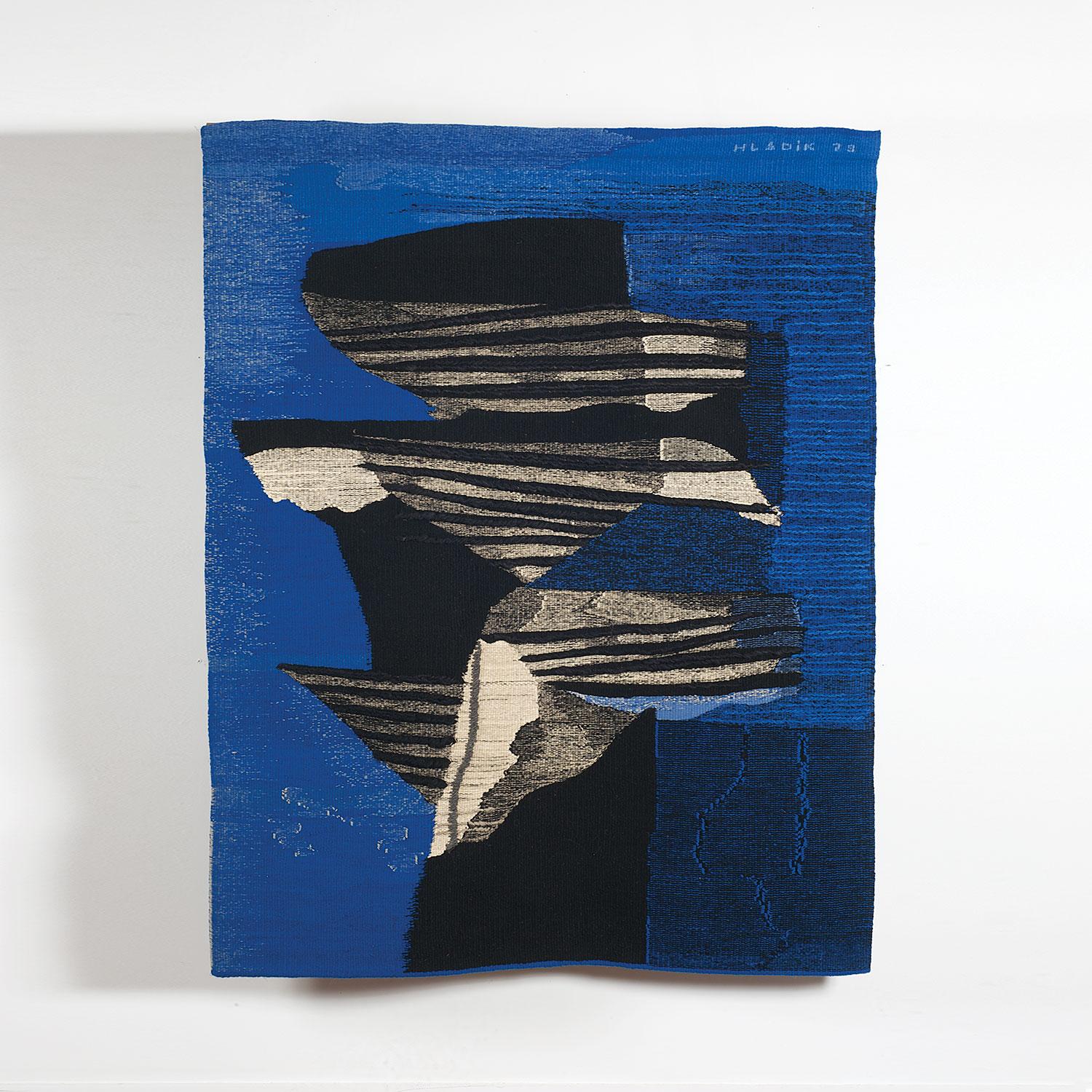 Wings, Abstrakter gewebter Wandteppich aus der Mitte des Jahrhunderts, blaue Textil-Wandskulptur im Angebot 1