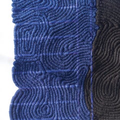 Negro No II Azul, Rojo, Tapiz Tejido a Mano, Escultura Textil de Pared