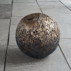 "Cráter dorado" Norma Minkowitz, Escultura textil contemporánea de técnica mixta