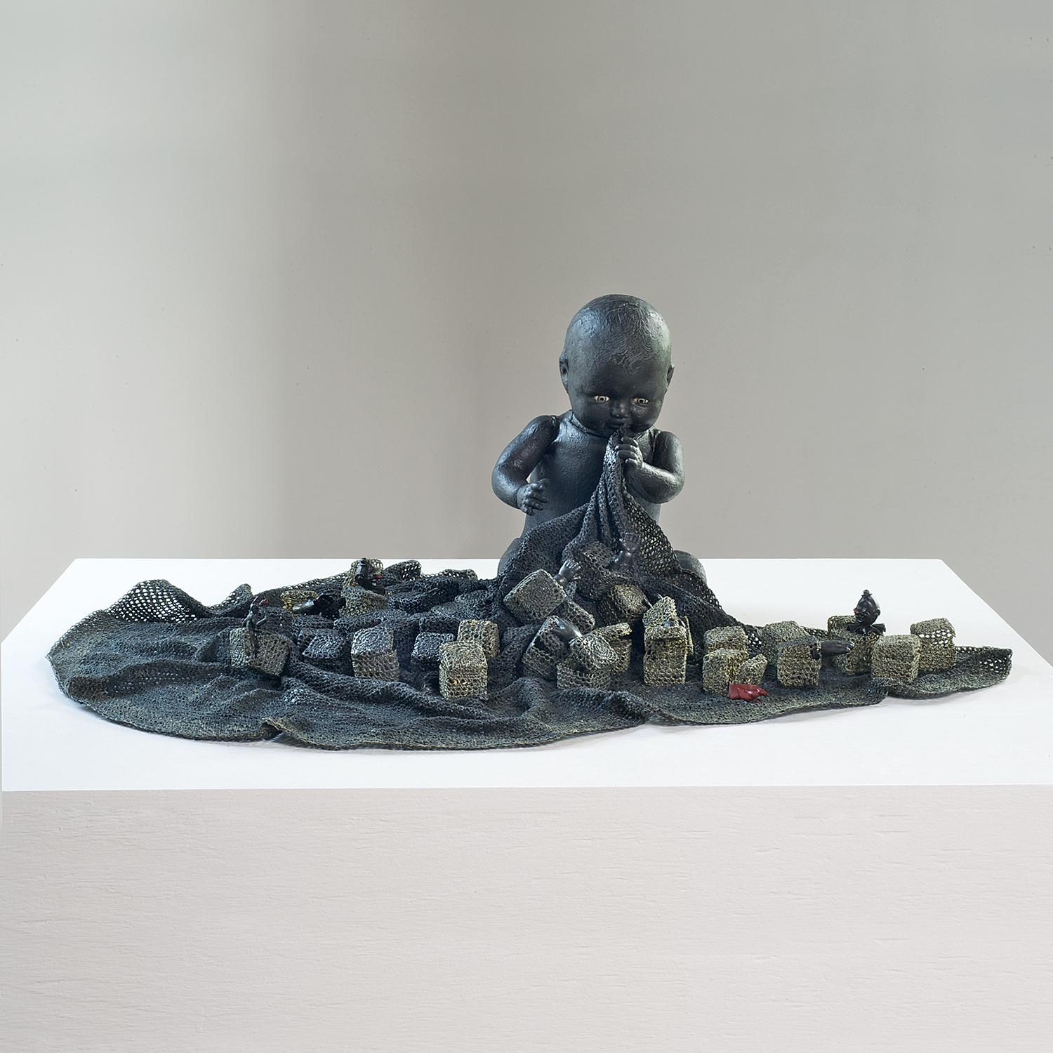 « Child of the Night », Norma Minkowitz, sculpture textile contemporaine en techniques mixtes en vente 1