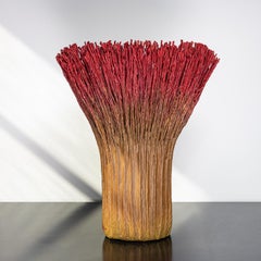 Russet, sculpture abstraite contemporaine en fibre de verre de Mary Merkel-Hess