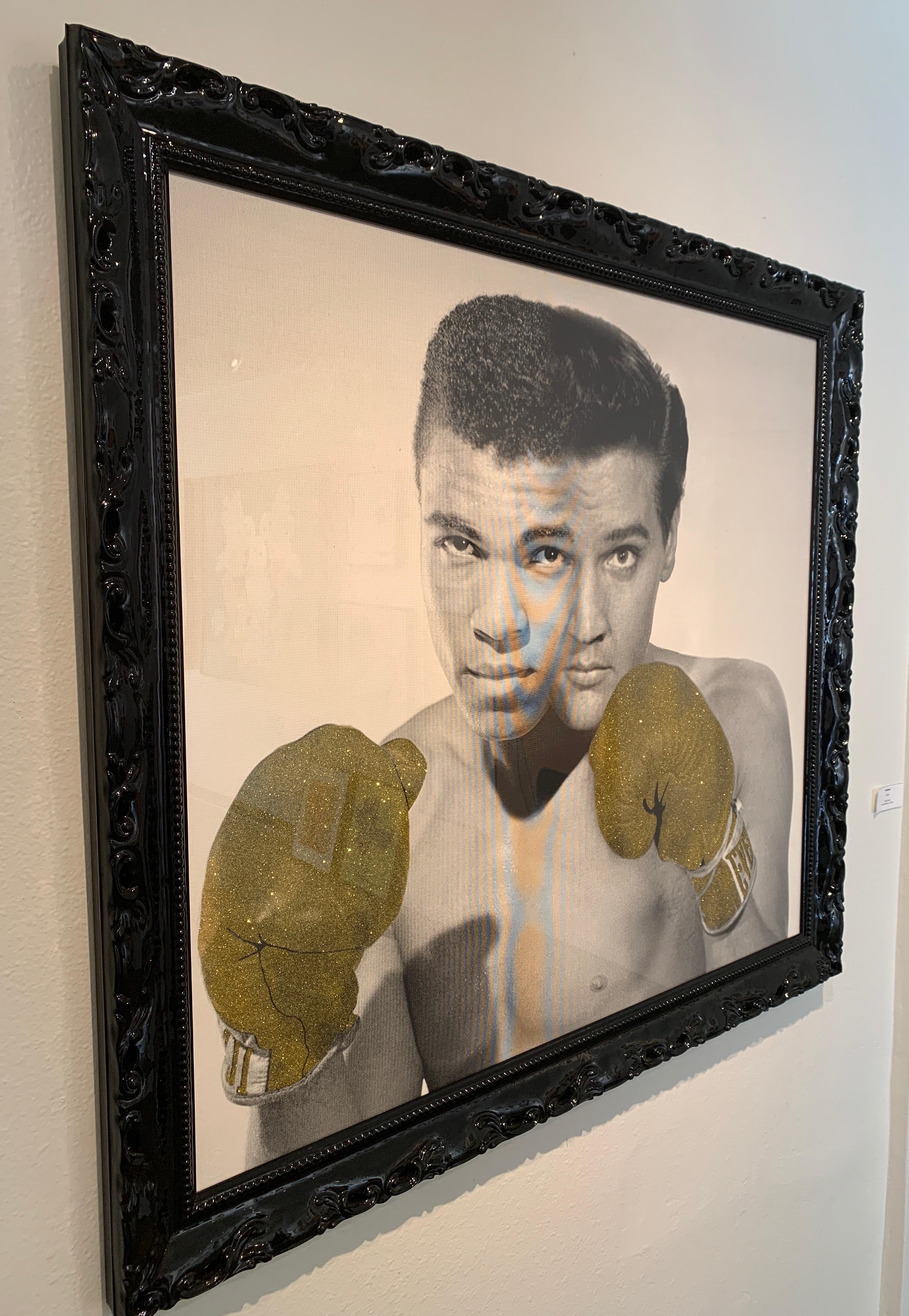 The Greatest Gold AP, by Julian Prolman Elvis Mohammed Ali Boxing Glitter 1960's For Sale 4