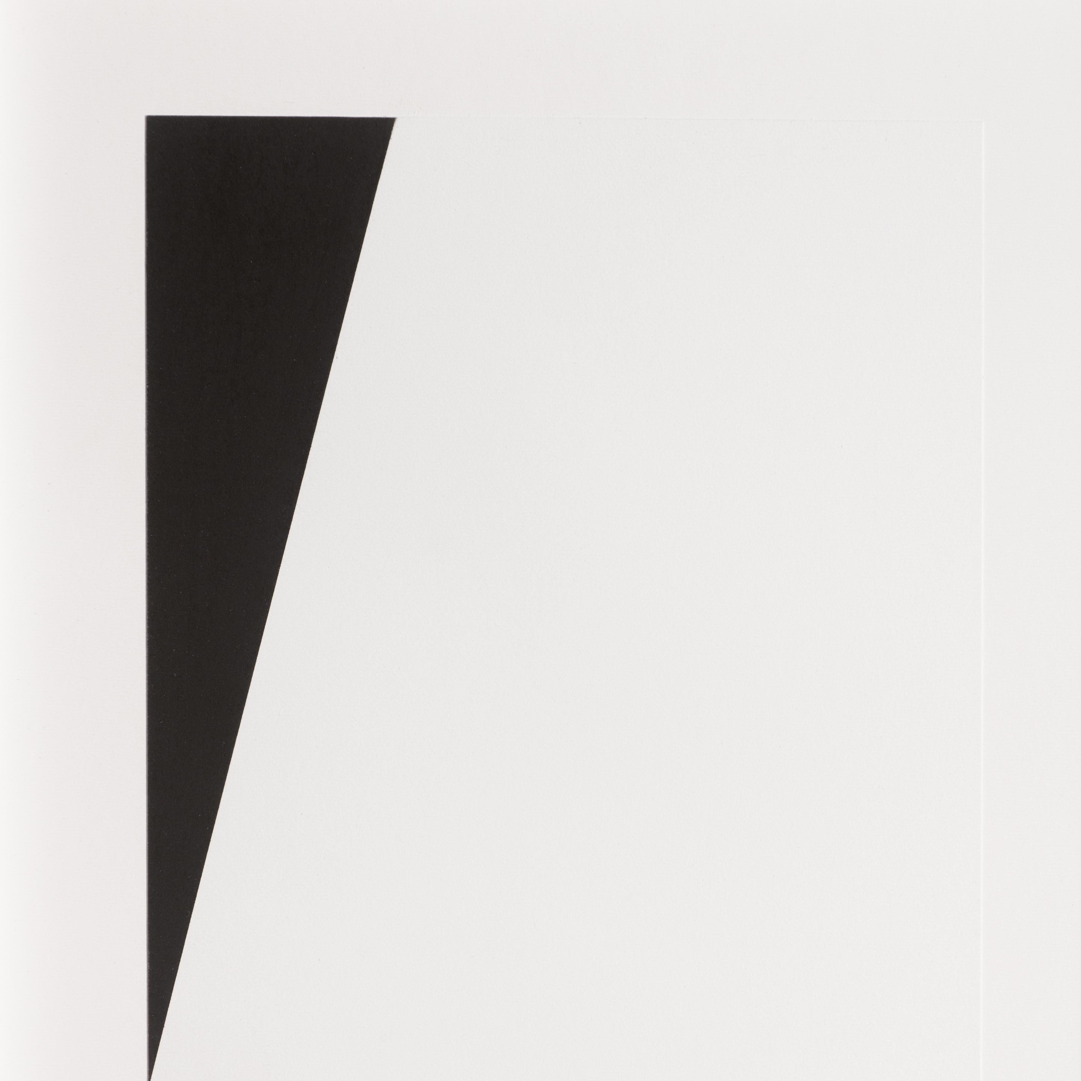 Ohne Titel E (Triptychon)  (Grau), Abstract Drawing, von George Thiewes