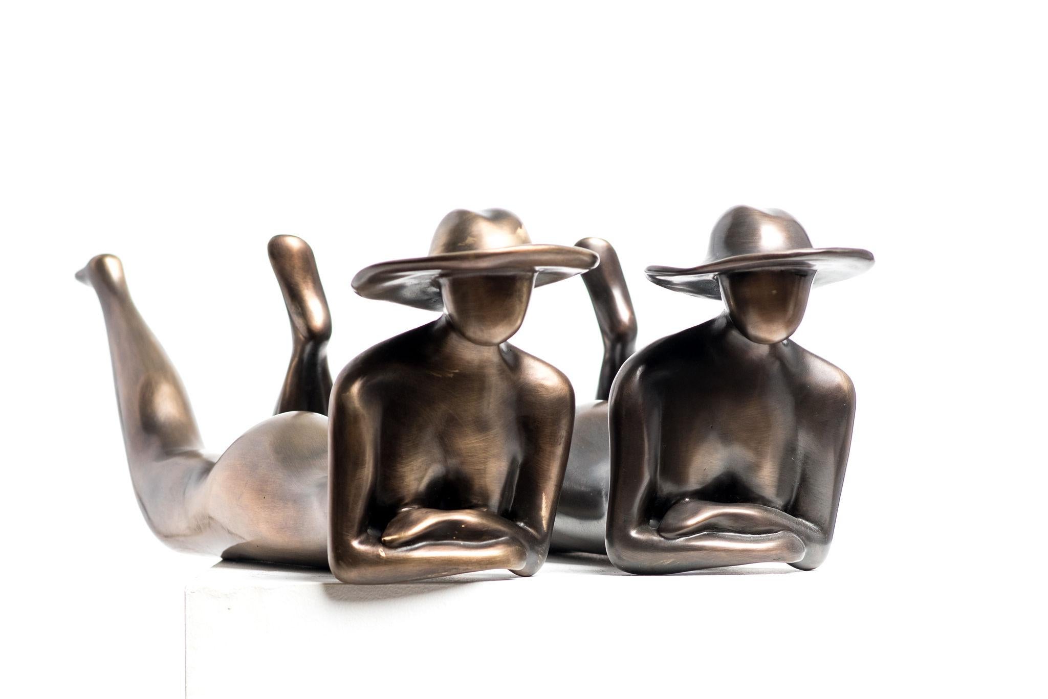 Anita Birkenfeld, Elegancia, mujeres tomando el sol, esculturas de mujeres en venta 1