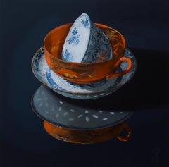 ""Une empilage de porcelaine chinoise d'orange et de bleu dans l'obscurité", peinture de nature morte