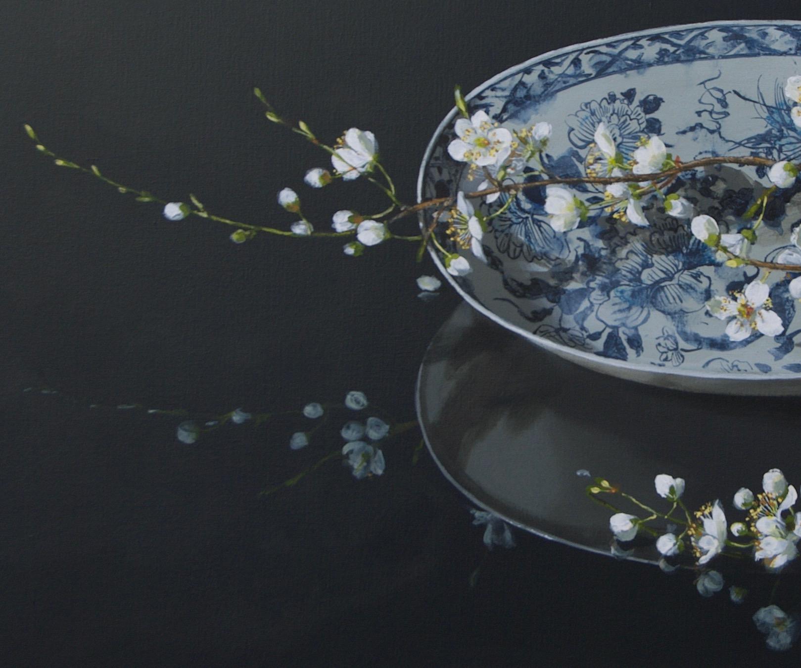 ''Wild Cherry on Porcelain Plate'' Contemporary Still-Life of Chinese Porcelain - Painting by Sasja Wagenaar