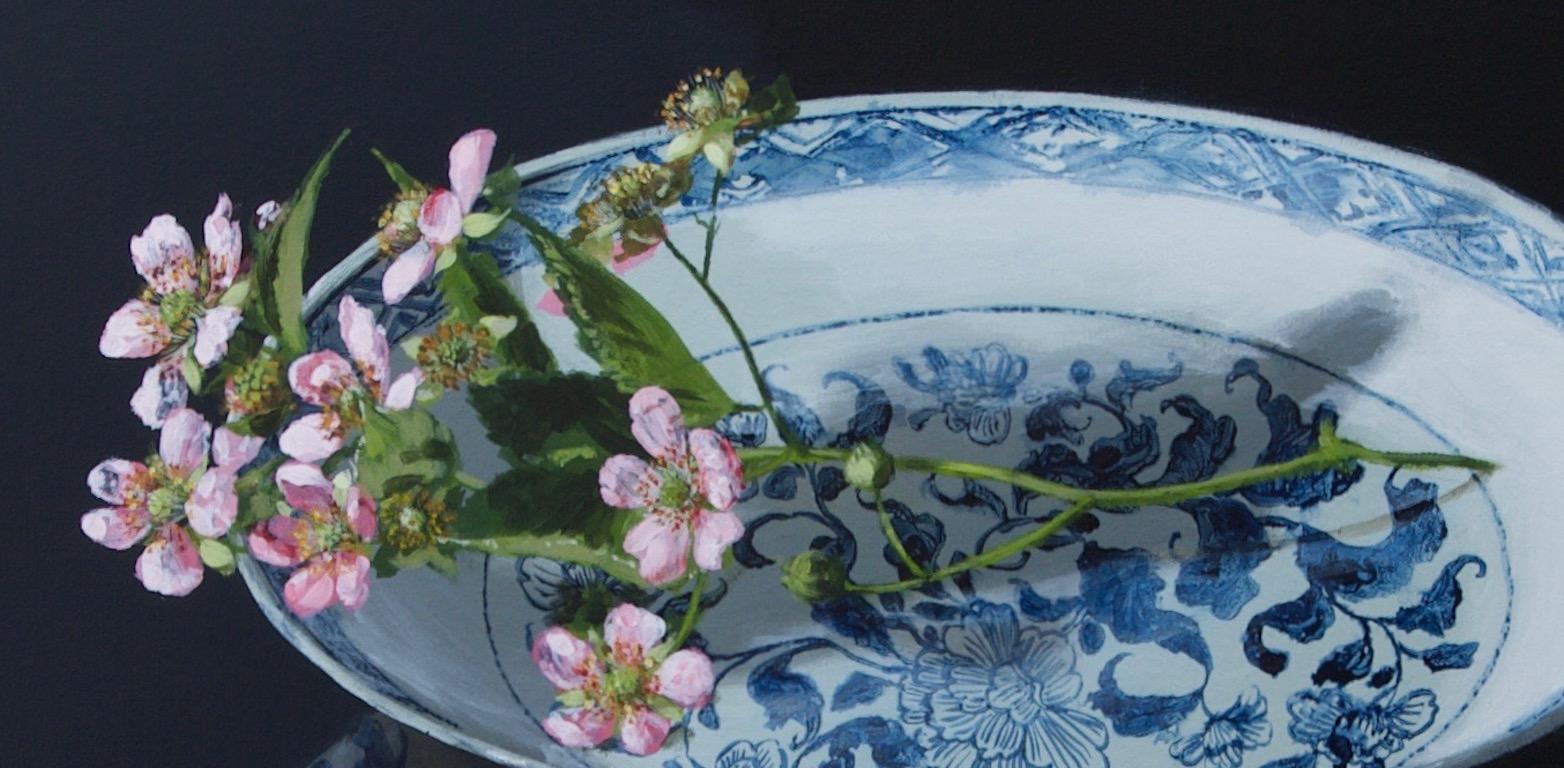 ''Chinese Plate with Blackberryblossom'' Contemporary Still Life Porcelain - Painting by Sasja Wagenaar