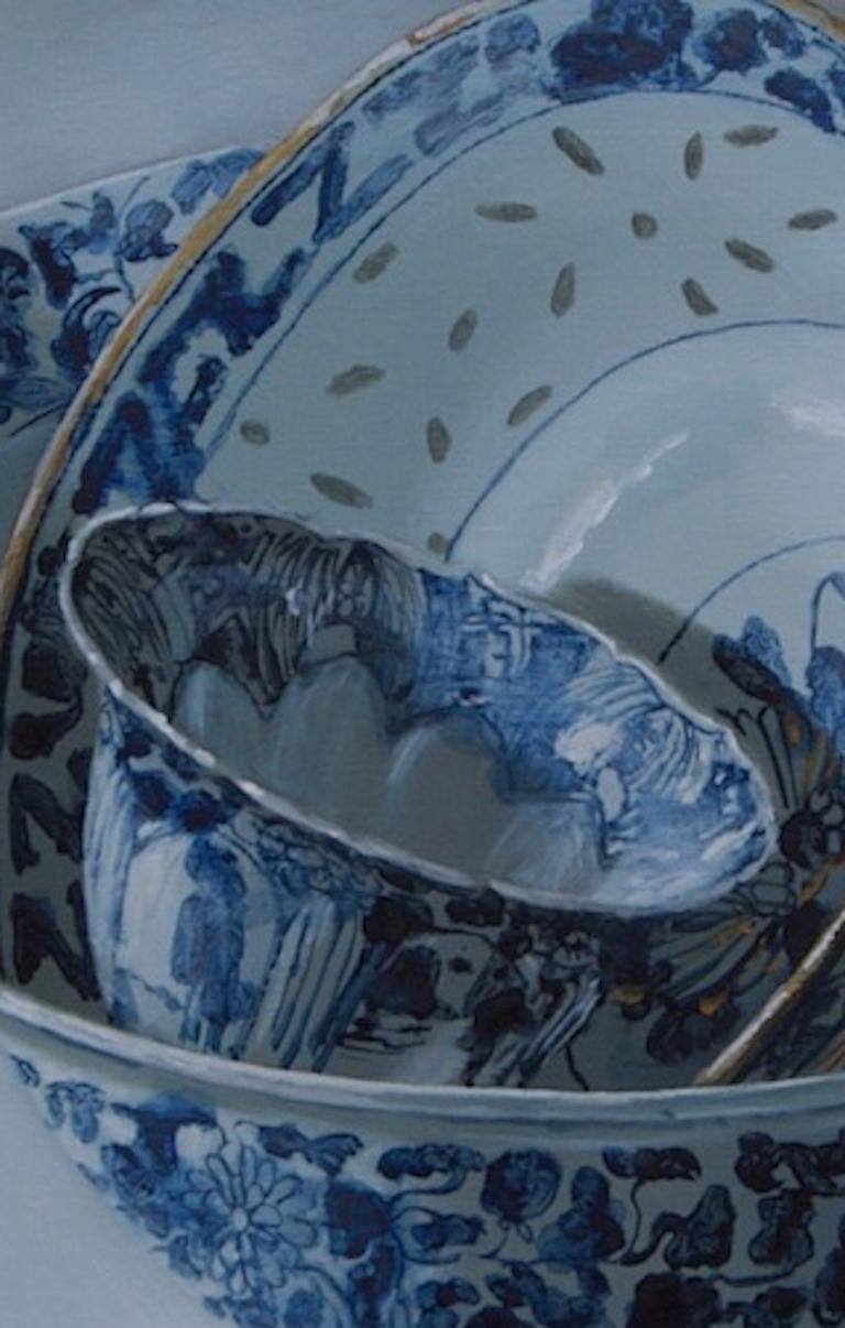 ''3 Bowls (light)'', Dutch Contemporary Still Life with Chinese Porcelain  - Gray Figurative Painting by Sasja Wagenaar