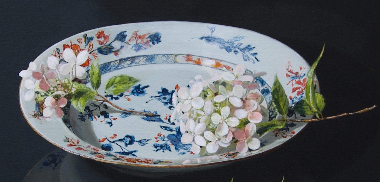 ''Last Hydrangea'', Contemporary Still Life with Porcelain and Flowers  - Painting by Sasja Wagenaar