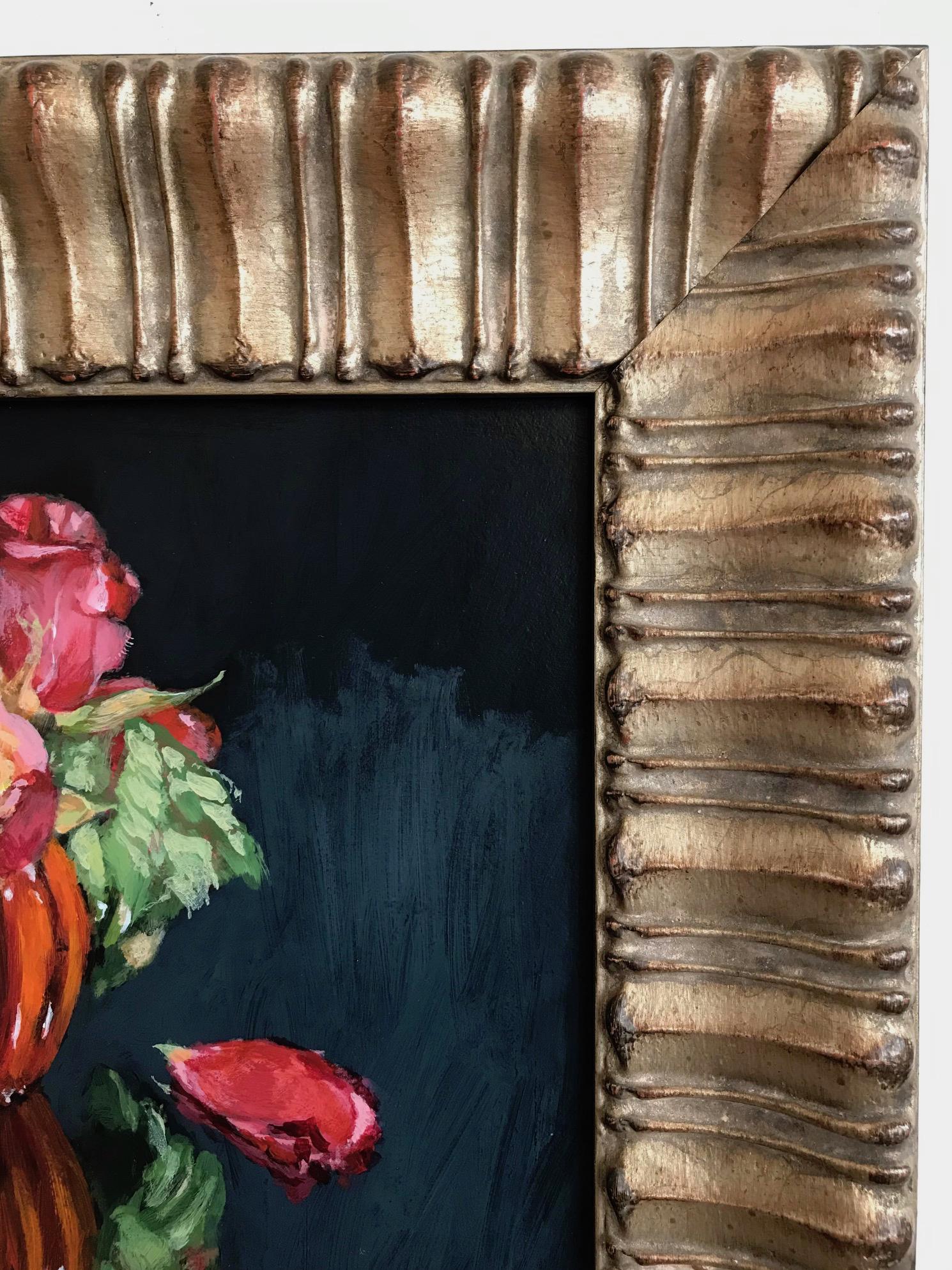''Ramo de rosas'', Bodegón contemporáneo con rosas en jarrón naranja en venta 3