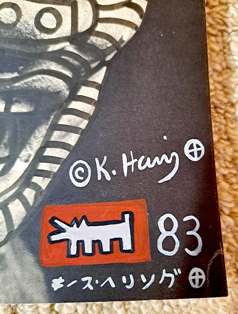 Keith Haring, Ohne Titel (Schwarze Tuschezeichnung auf einem japanischen Wächterfigurendruck) im Angebot 3