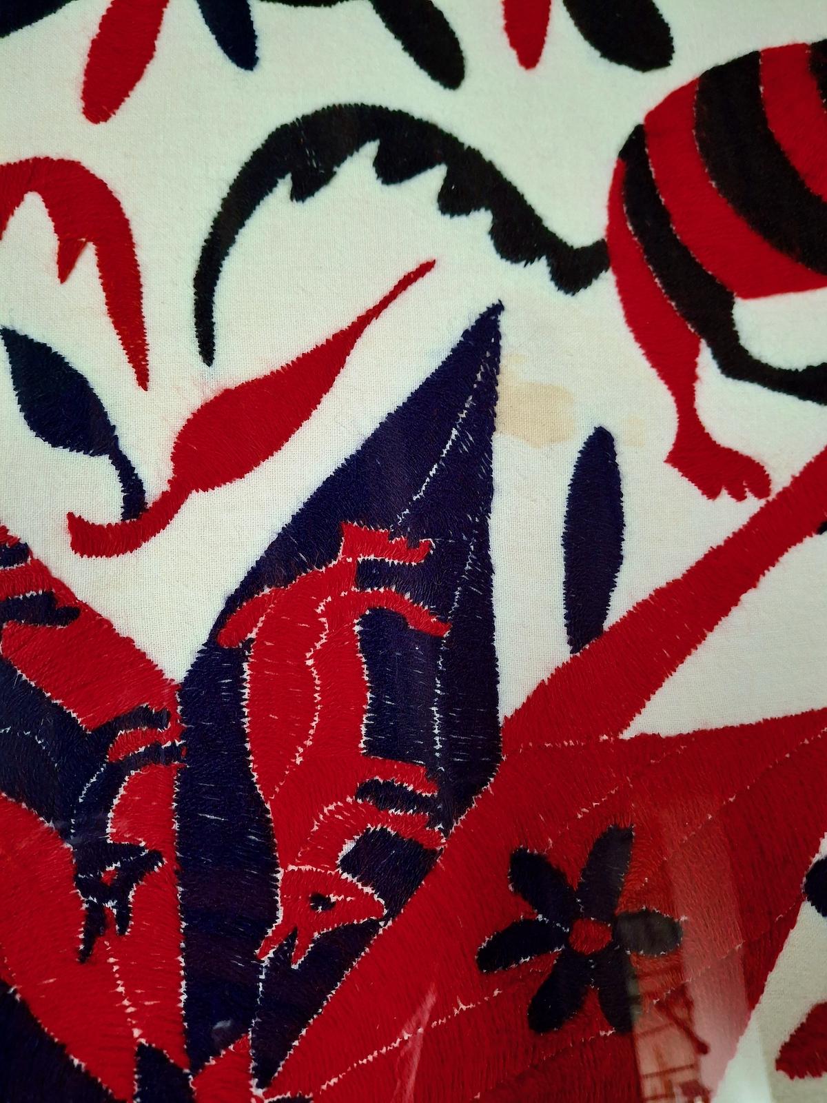 On offer is a framed example of the renowned textile art originated by the indigenous Otomi people of Hidalgo, Mexico, particularly from the municipality of Tenango de Doria. A story of resilience, this distinct embroidery style came to the