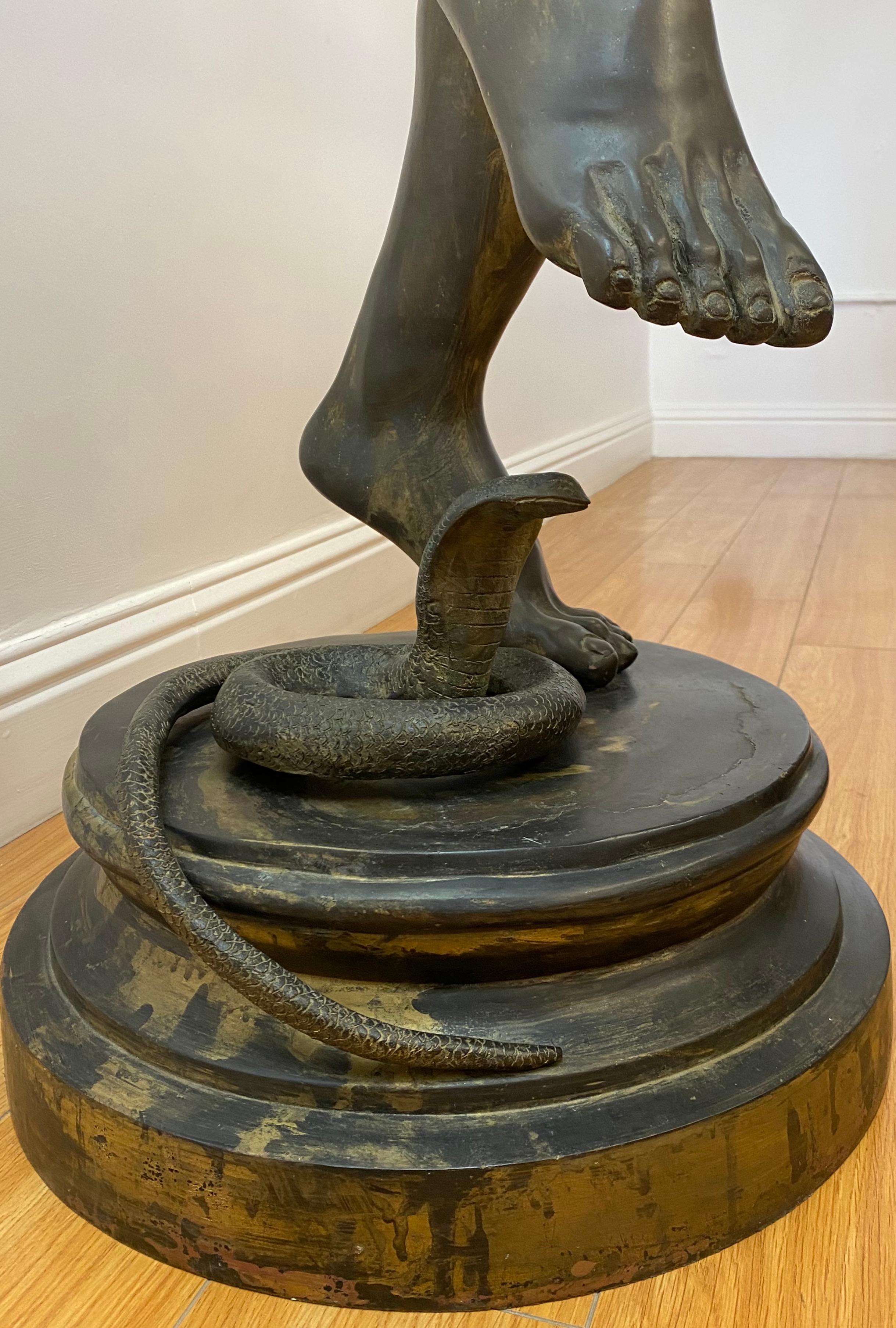 Rare Life Size Bronze Sculpture/Statue by Julius Emil Epple C.1920

Stately bronze sculpture/statue by listed German sculptor depicting a snake charmer

The snake charmer measures 16