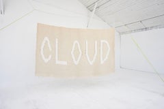 „Cloud“ gewebtes Textil:: zeitgenössische hängende Wandkunst von Jedda-Daisy Culley