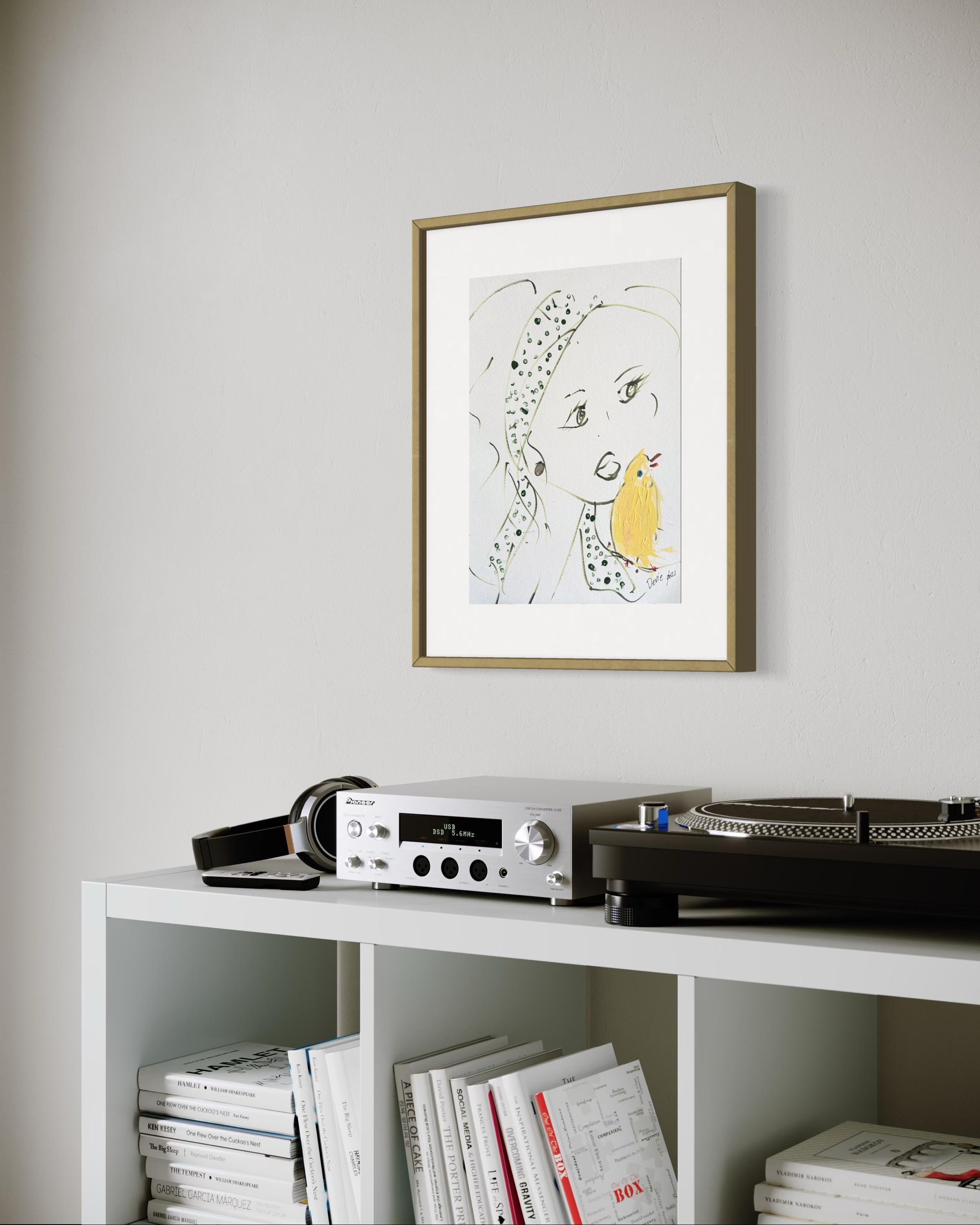 Retrato de mujer con diadema verde y pájaro amarillo  Dibujo original de Devie en venta 1