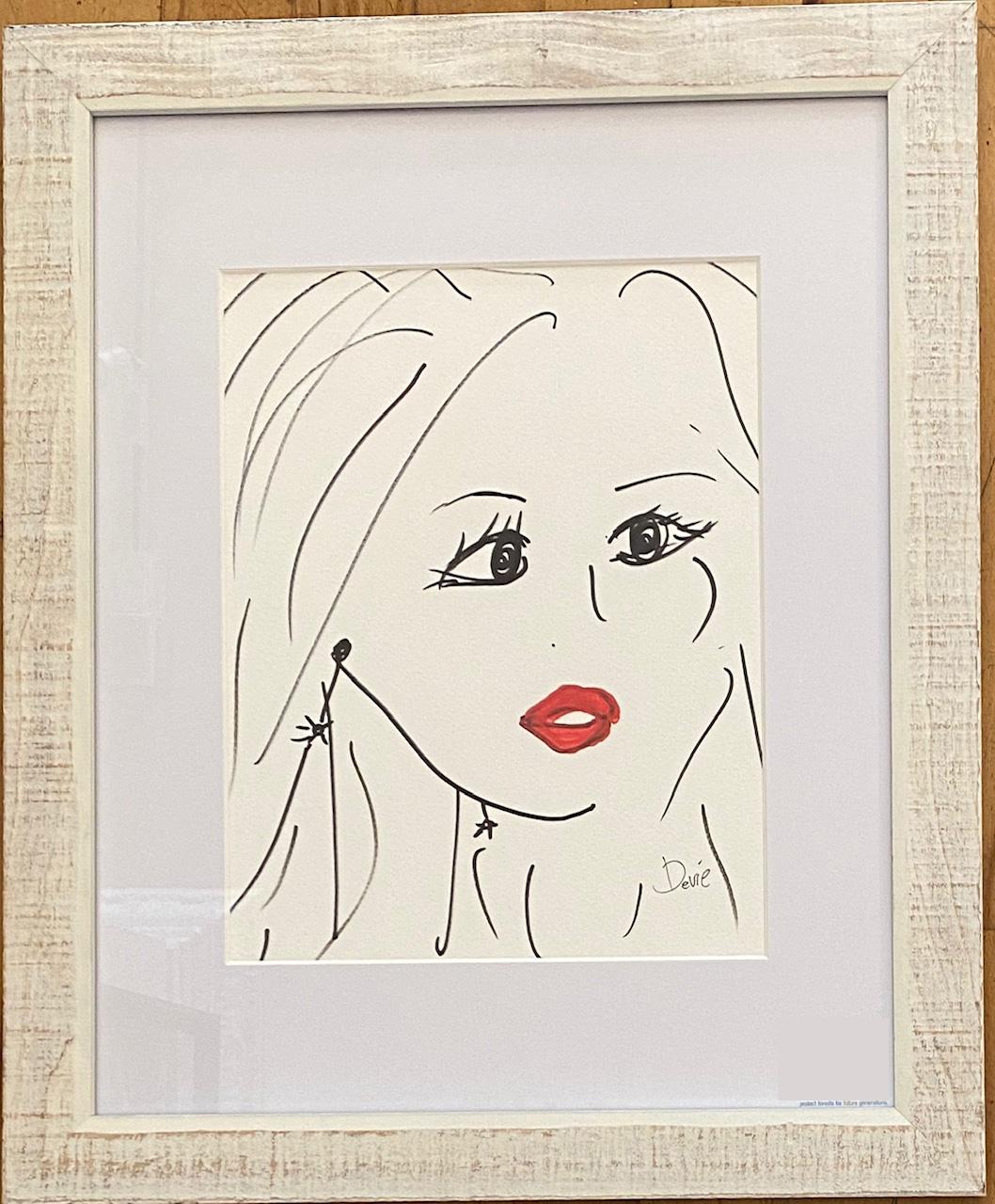 „Eine Frau mit roten Lippen“ Bleistift und Tinte und Acryl auf Papier von Devie – Art von Devie Elzafon