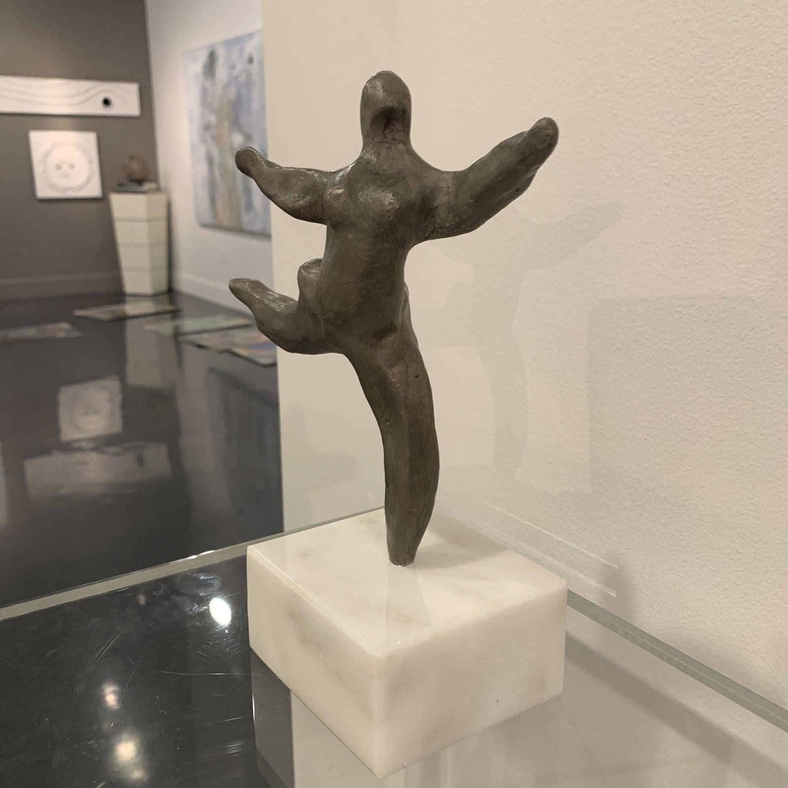 Die Tänzerin  (Zeitgenössisch), Sculpture, von Aleta Aaron 