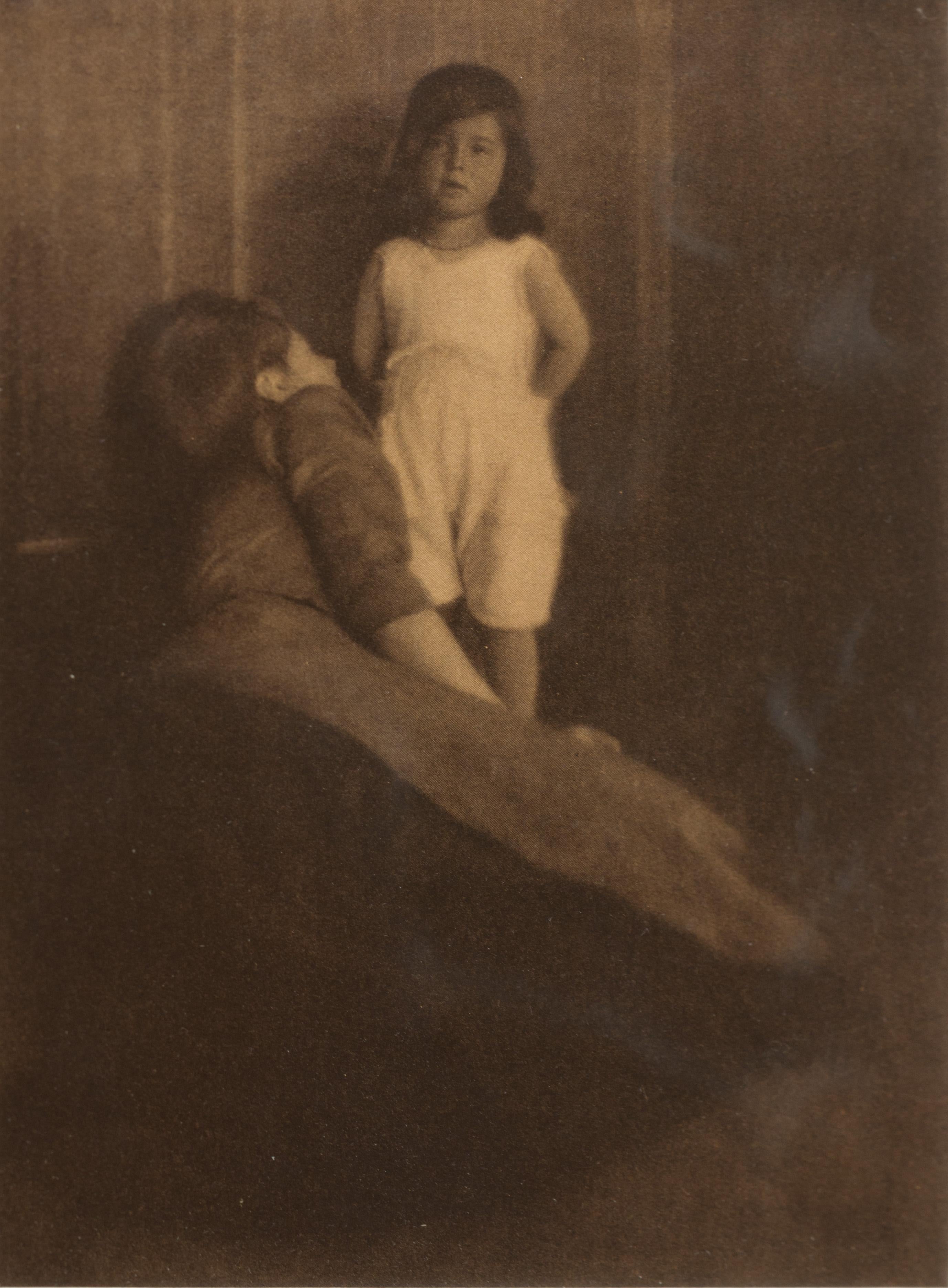 Heinrich Kuhn Portrait Photograph - Mother and Daughter 