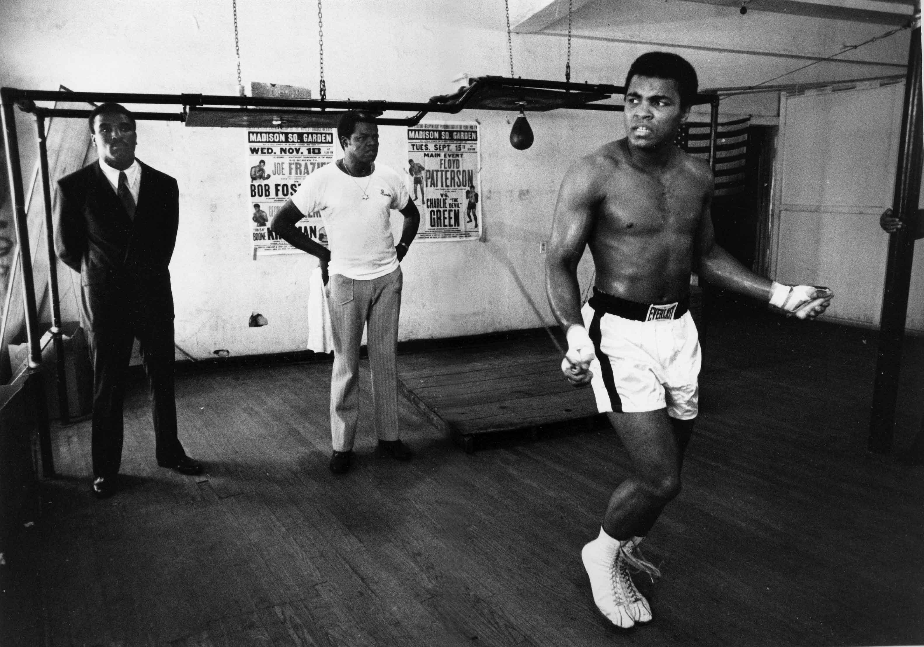 Ali Skipping - Chris Smith, Muhammad Ali, boxe, noir et blanc, 20x30 pouces