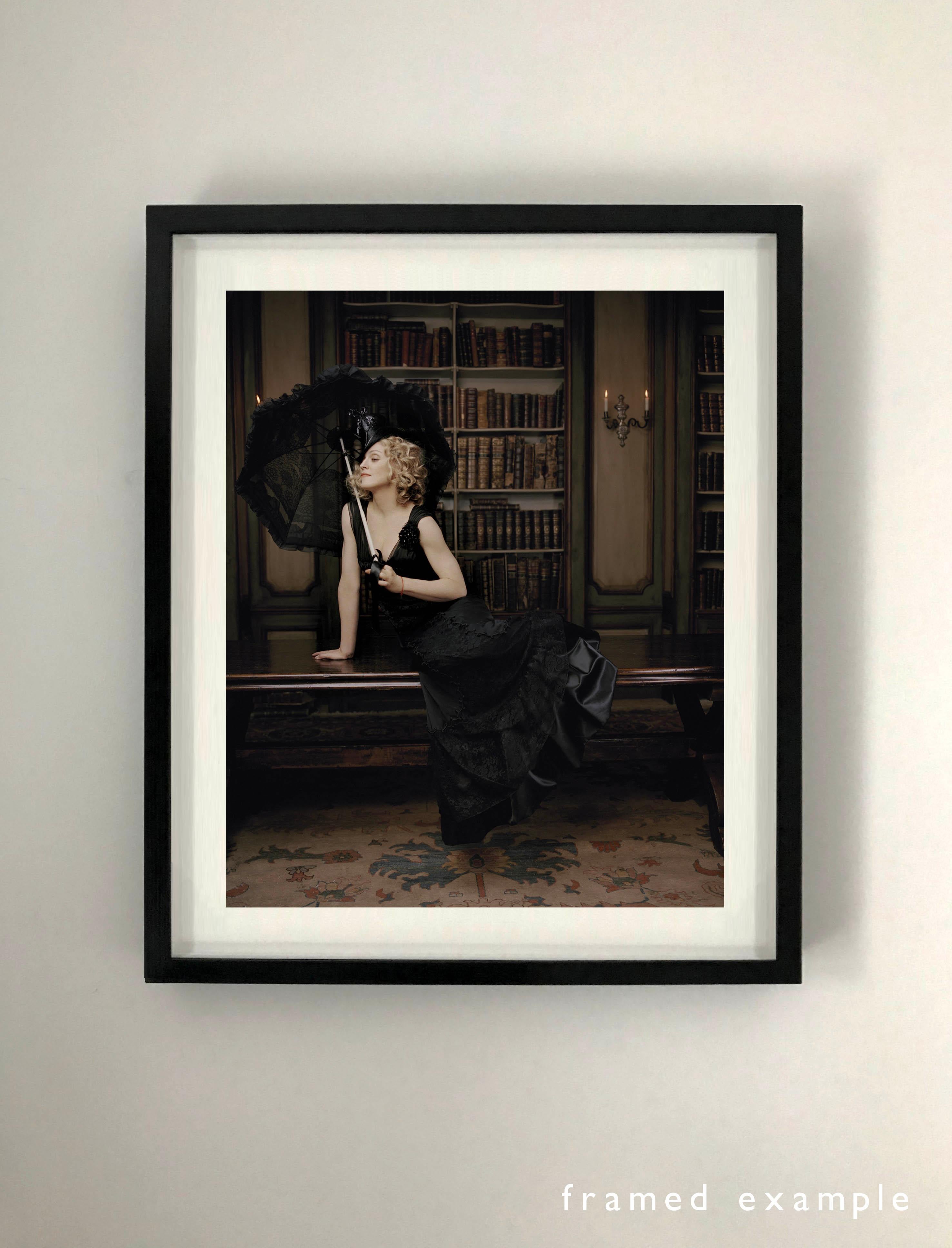 Lorenzo Agius - Madonna in the Library, madonna, couleur, photographie, 24x20 pouces en vente 1