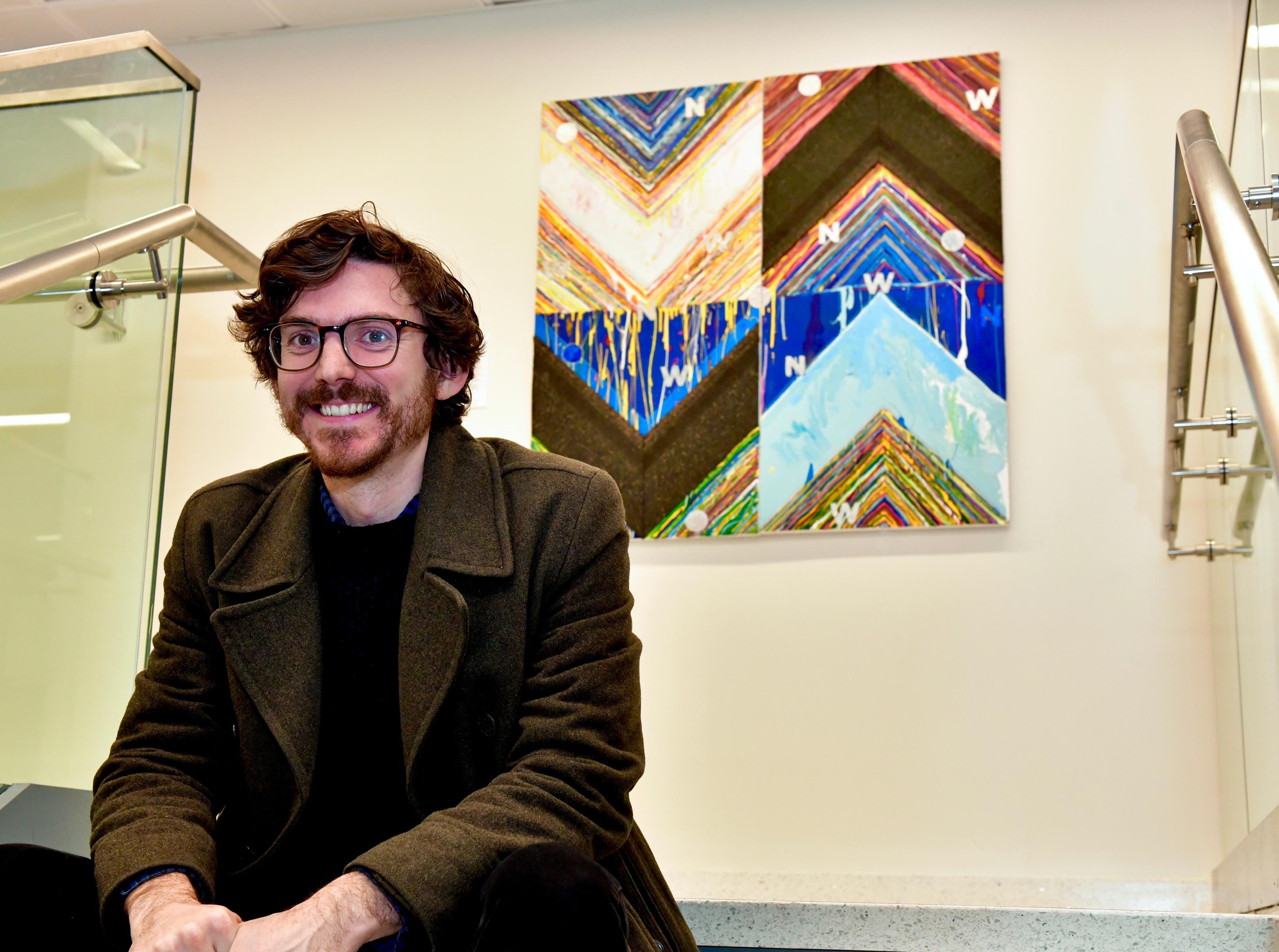 AVISO III: pintura abstracta a tinta de una señal urbana con graffiti en azul en venta 3