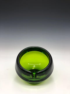 Posacenere a forma di orbita in vetro verde vichingo del 1960, Mid Century Modern