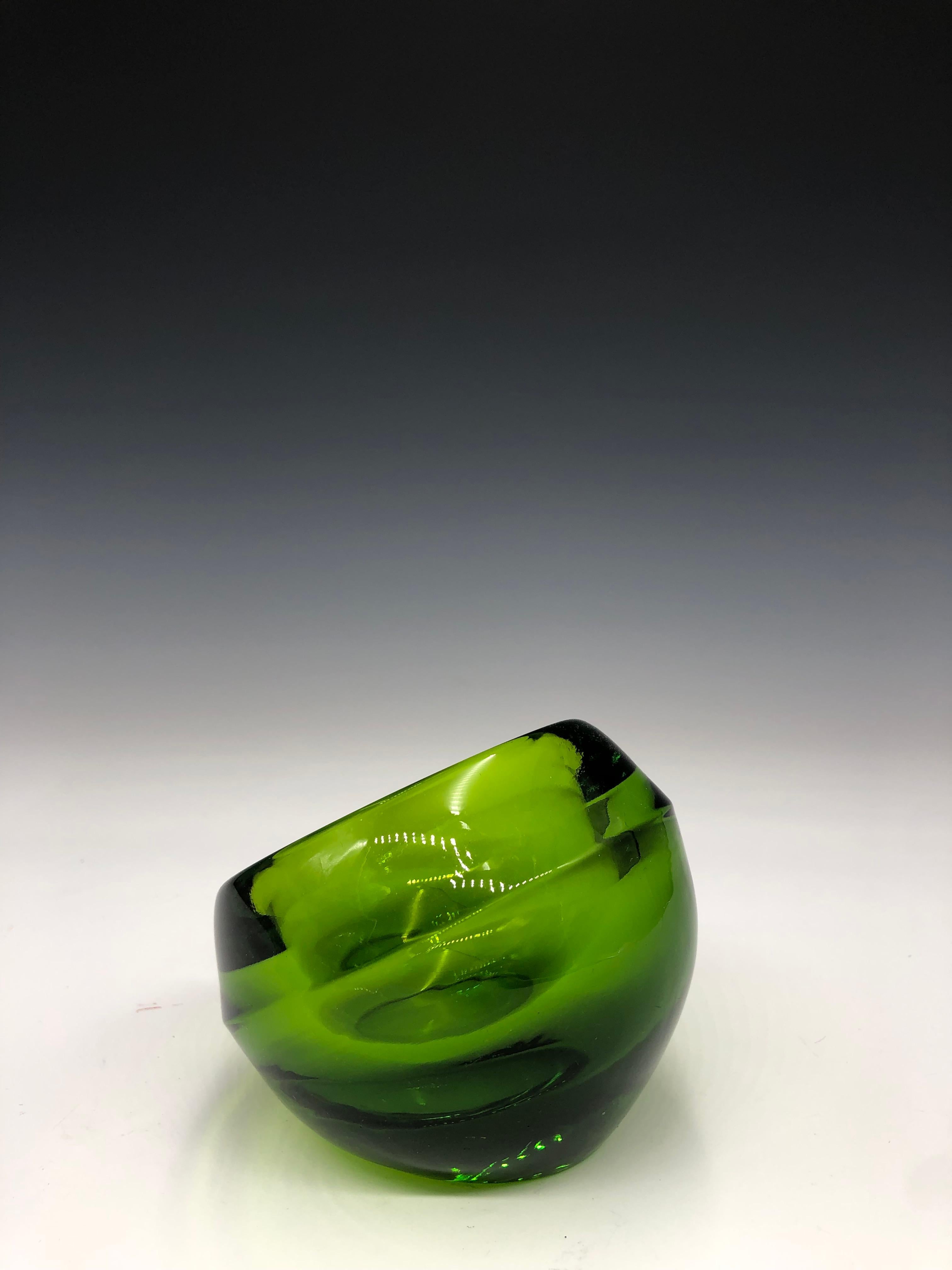 Posacenere a forma di orbita in vetro verde vichingo del 1960, Mid Century Modern 2
