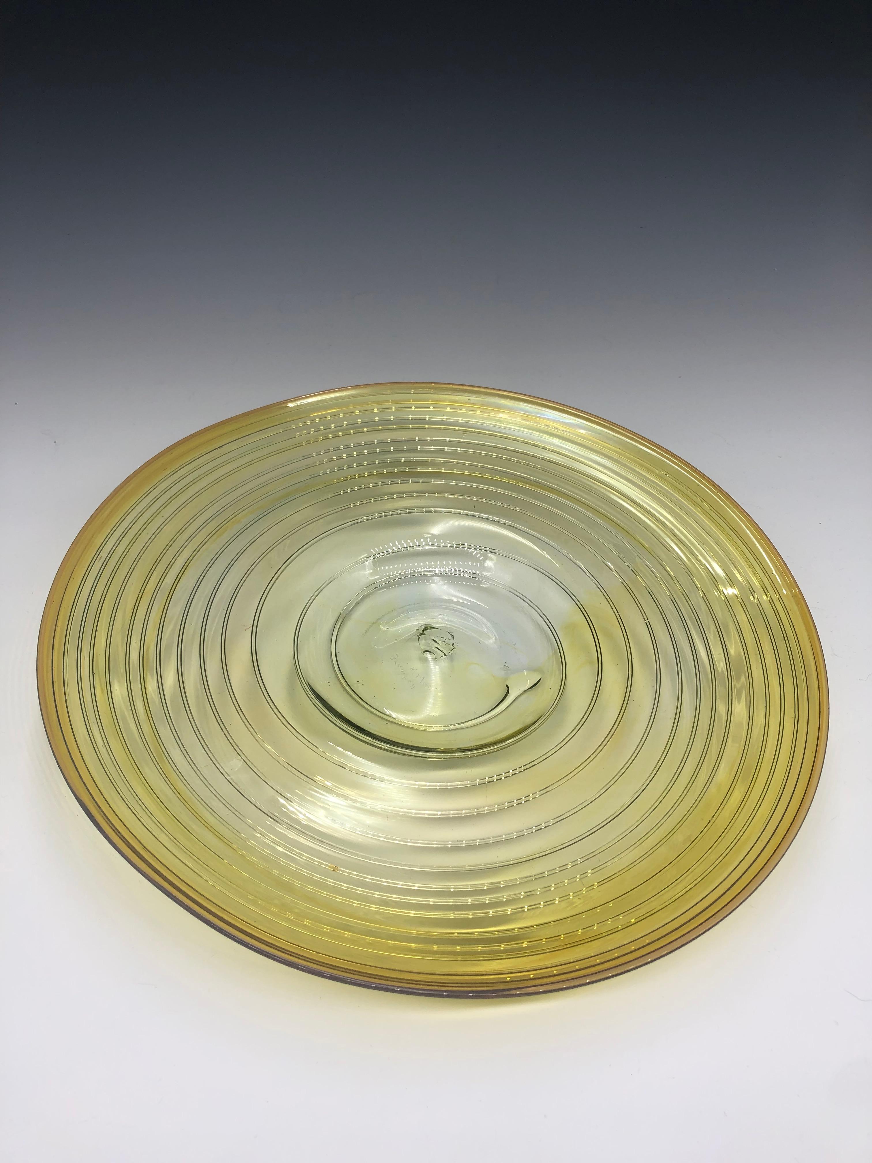 Vintage 1980s Hand Blown Studio Art Glass Plate by Peter Bramhall For Sale 4