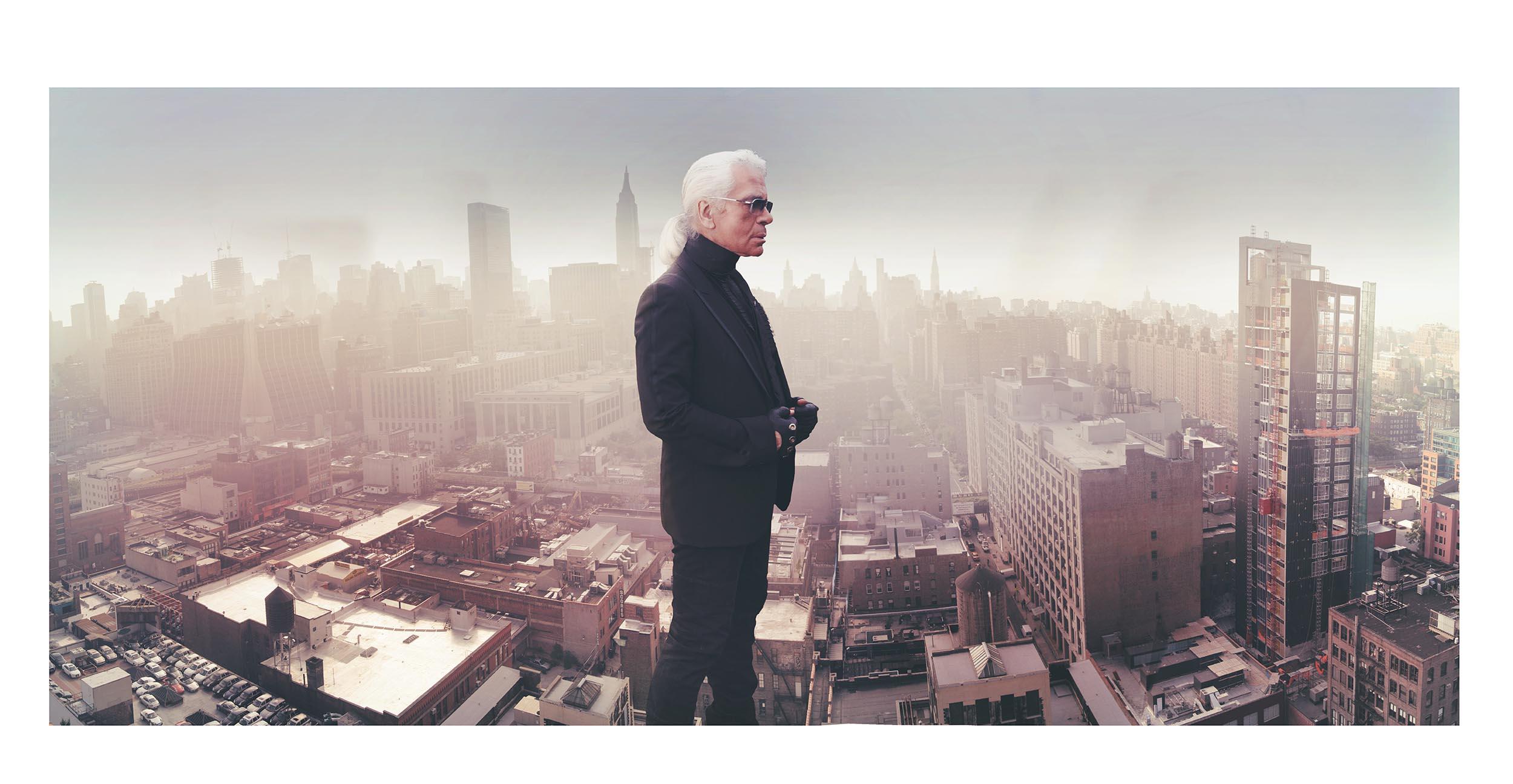 Edizione limitata a 20 esemplari. Montato su DIASEC (montaggio su plexi)
Karl Lagerfeld sul tetto, a New York.
Starrett-Lehigh 601 W 26th St, New York, NY 10001 Stati Uniti