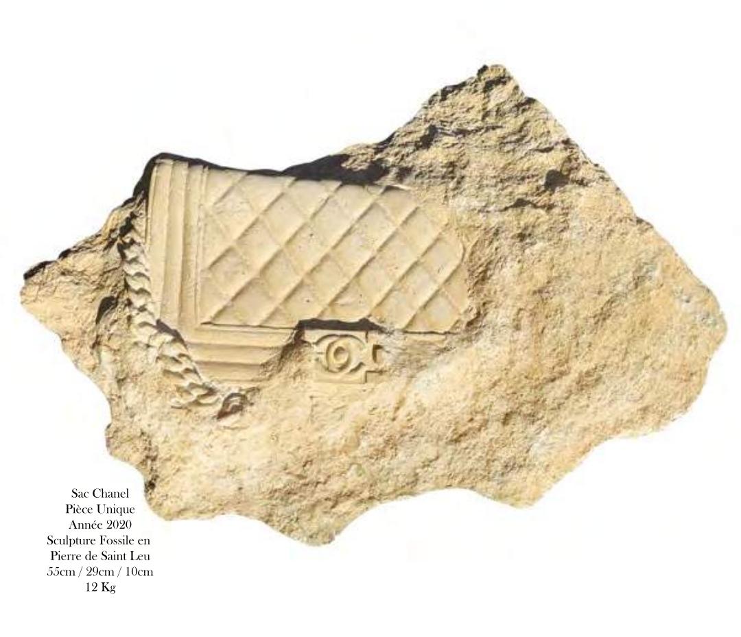 
Chanel einzigartige fossile Skulptur Teil der ''Collapse'' Sammlung :

Über den Zusammenbruch:
Ökologische Gefährdung und sozialer Notstand dürfen keine Hirngespinste sein.
Was ist, wenn unsere Zivilisation morgen zusammenbricht? Was wäre, wenn wir