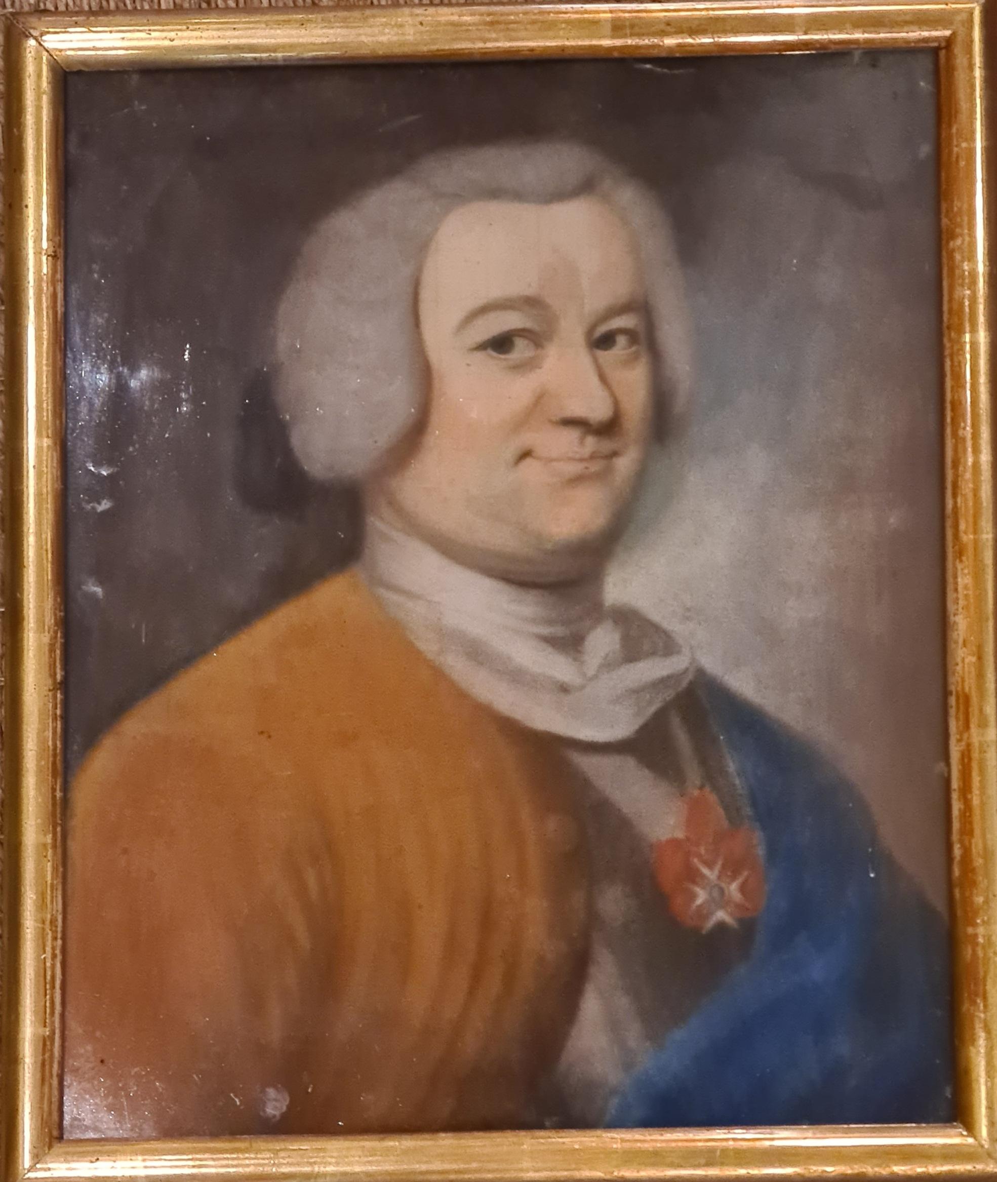(Circle of) Jean Baptiste Greuze Portrait Painting – Französisches Pastellporträt eines Chevaliers des St. Louis-Ordens.
