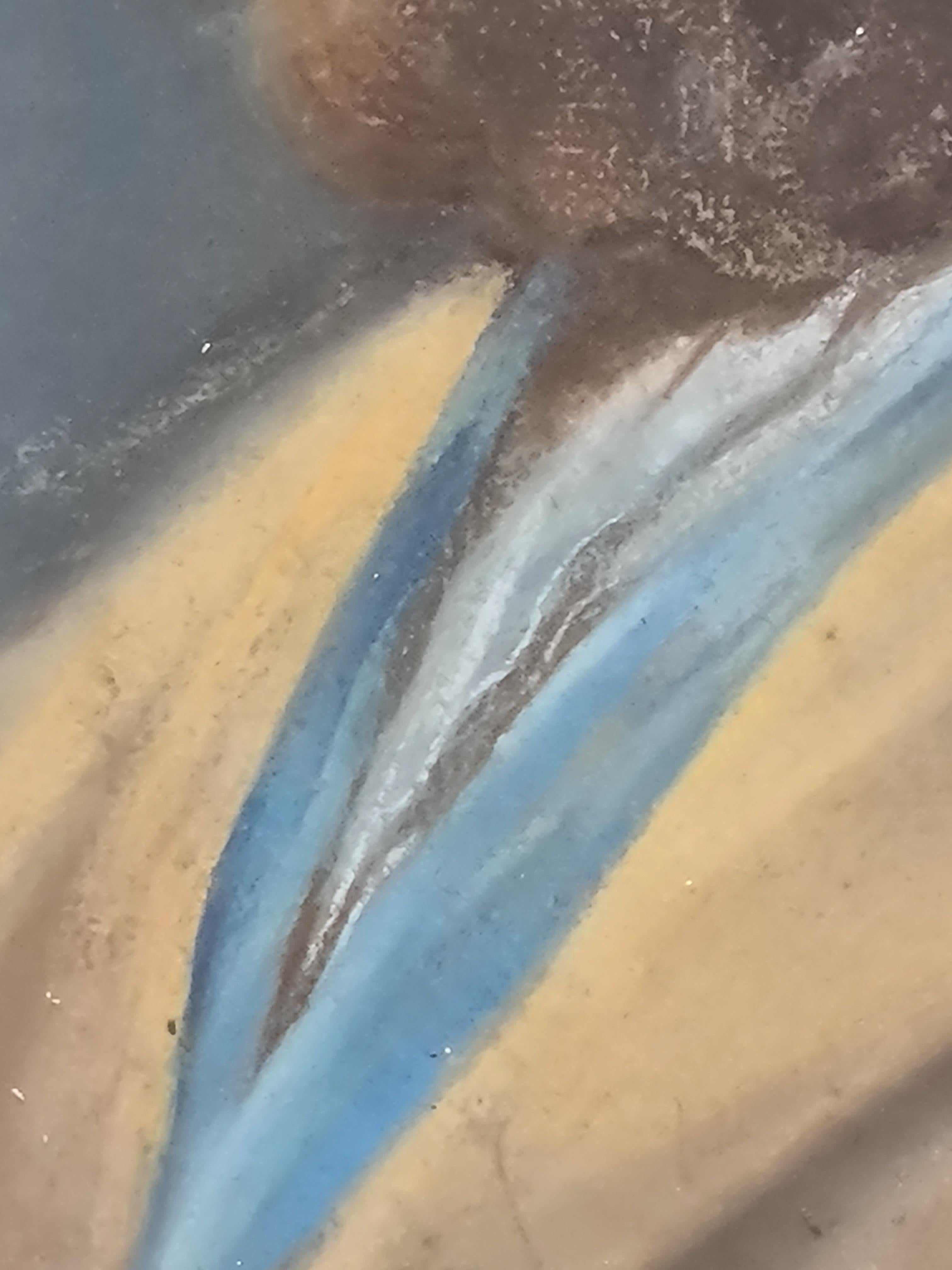 Pastellporträt eines bärtigen Herrn aus dem späten 18. Jahrhundert. Präsentiert unter Glas in einer feinen Zeit vergoldet geschnitzten Holzrahmen.

Ein charmantes französisches Herrenporträt aus dem späten 18. Jahrhundert. Der Künstler hat den