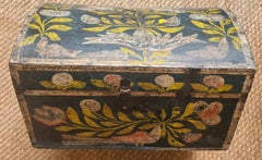 Cassapanca da sposa in legno dipinta con arte popolare europea del XIX secolo