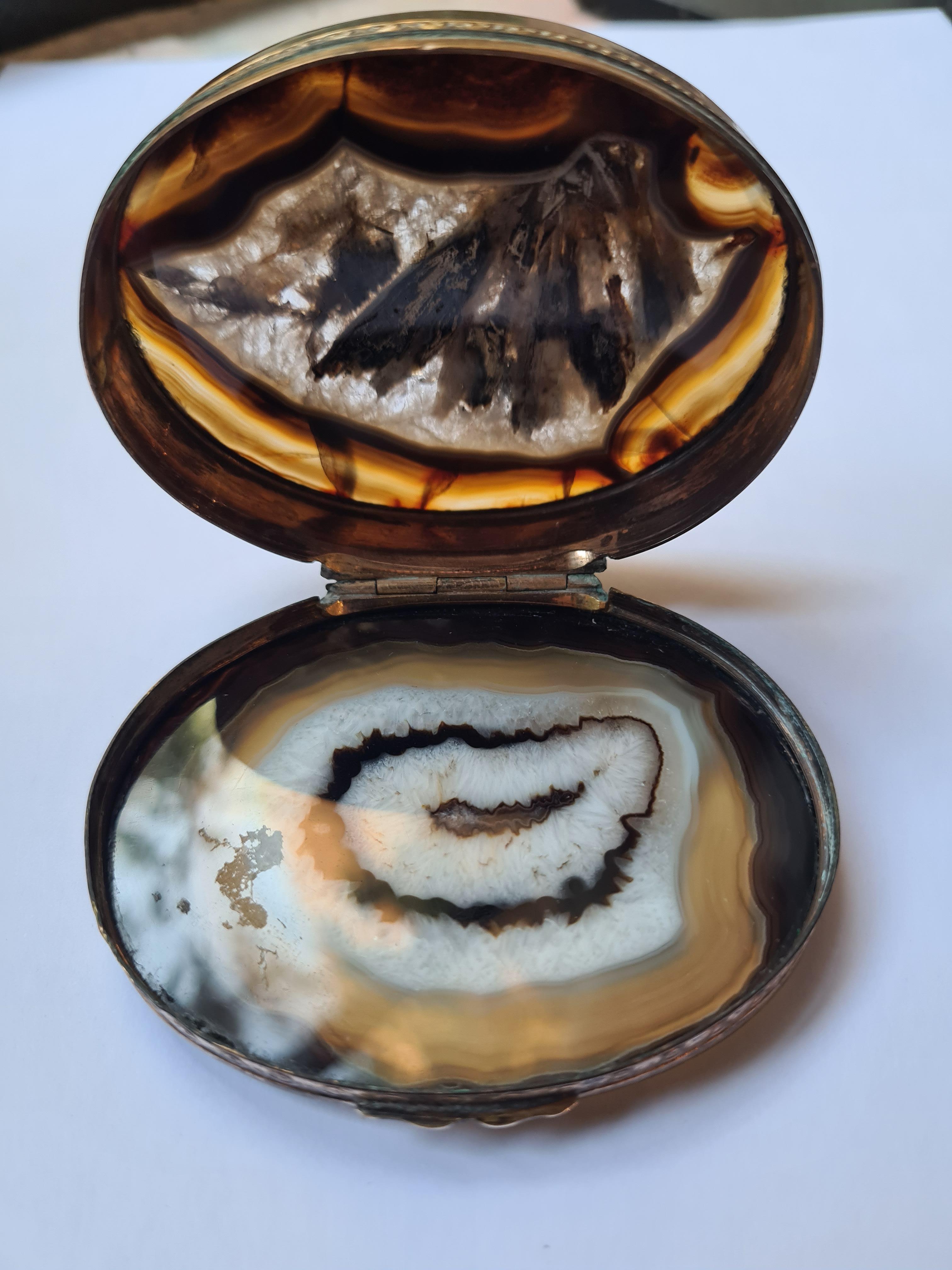 Agate Box Antique 19th Century Oval With Gilt Pomponne Mounts. For Sale 3