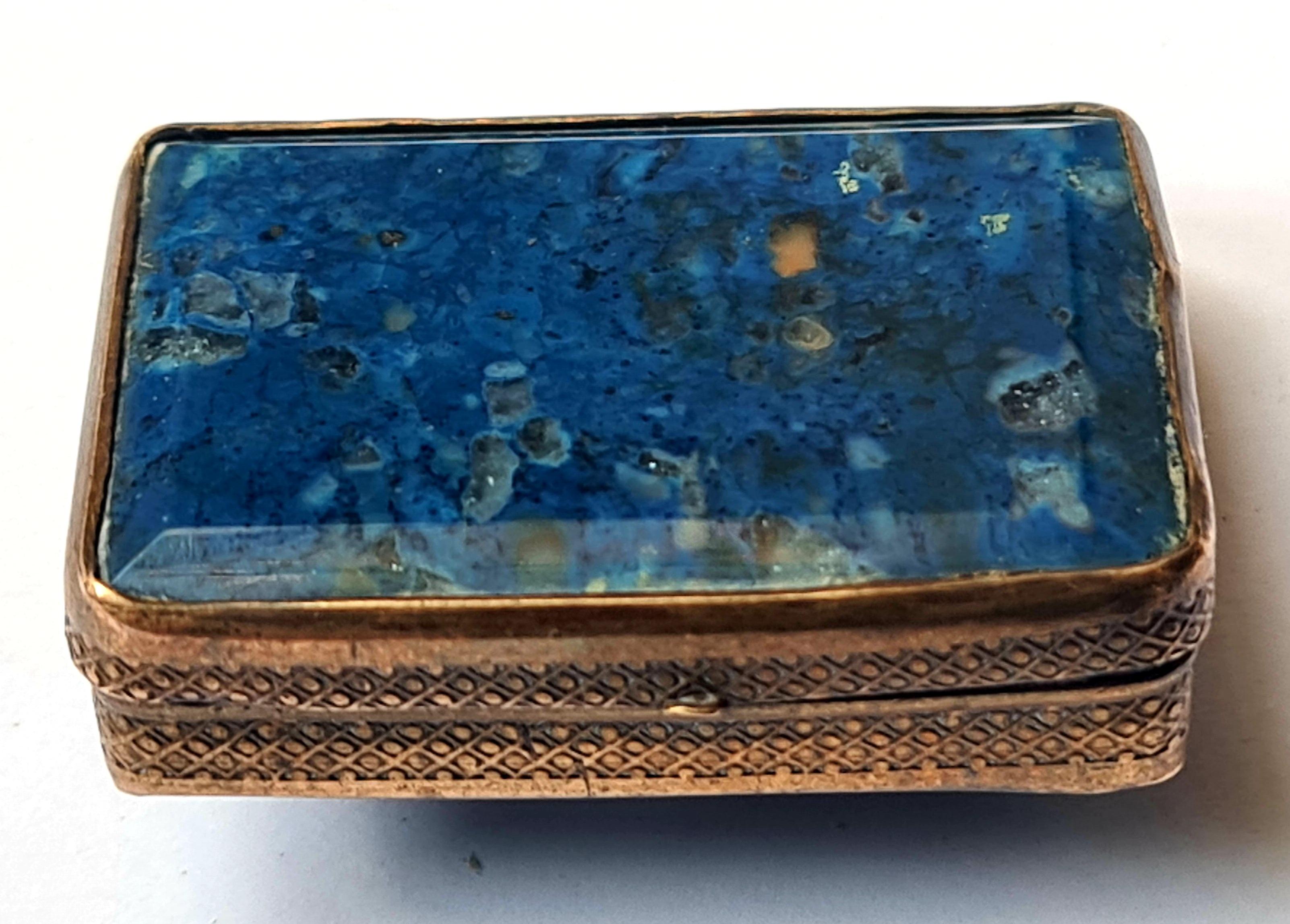 Boîte en lapis-lazuli avec montures Pomponne dorées, ancienne, 19ème siècle