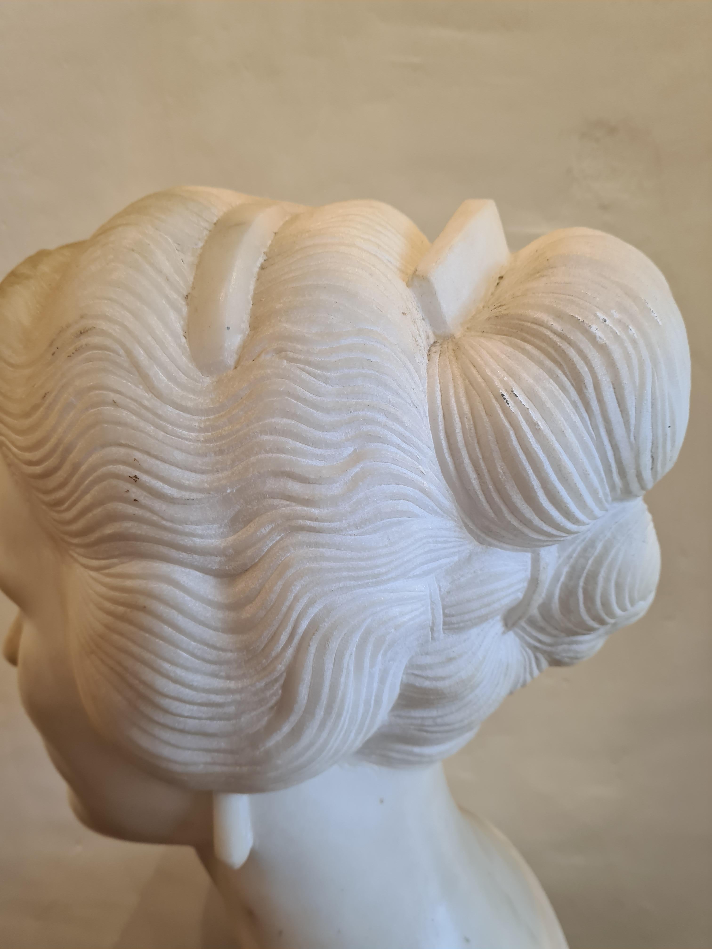 Art Déco Periode Große Carrara Marmor Skulptur Büste. im Angebot 4