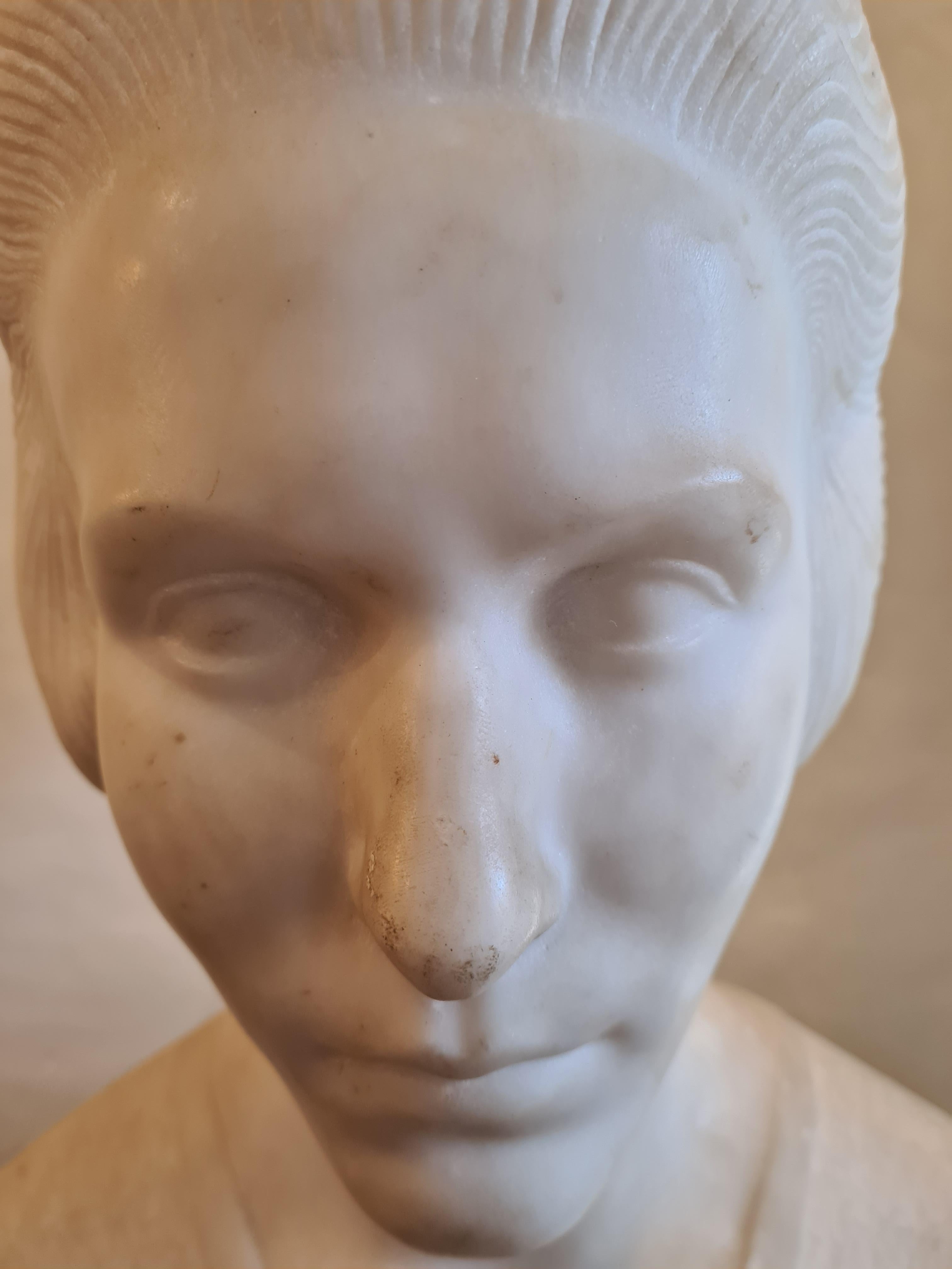 Buste en marbre de Carrare d'époque Art Déco. en vente 11