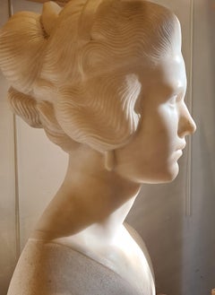 Antique 'Suzanne', large Art Déco period Carrara marble sculpture bust.