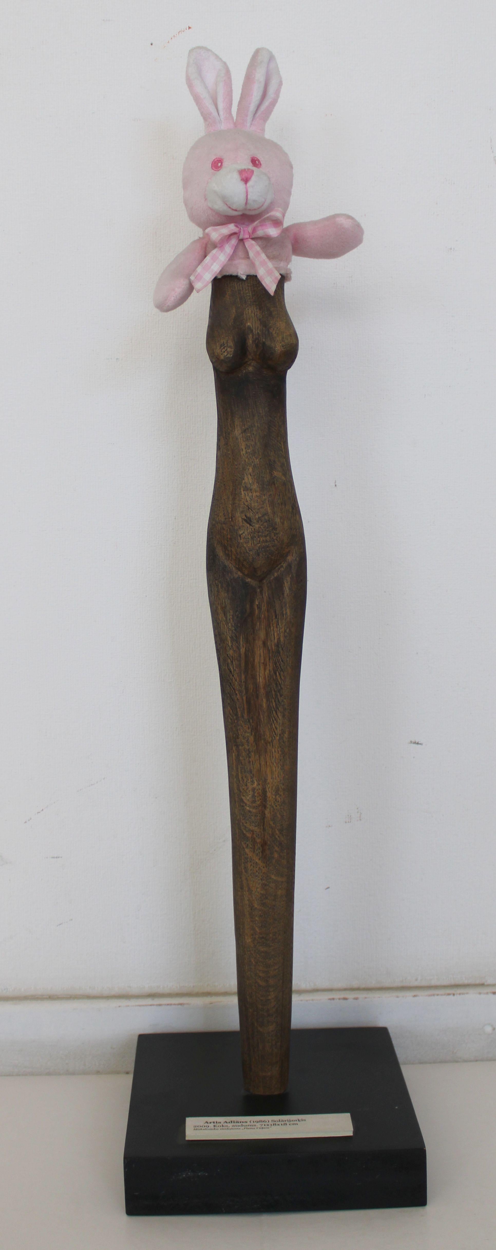 Solarbunny  2009. Madera, tela. 71x18x18 cm