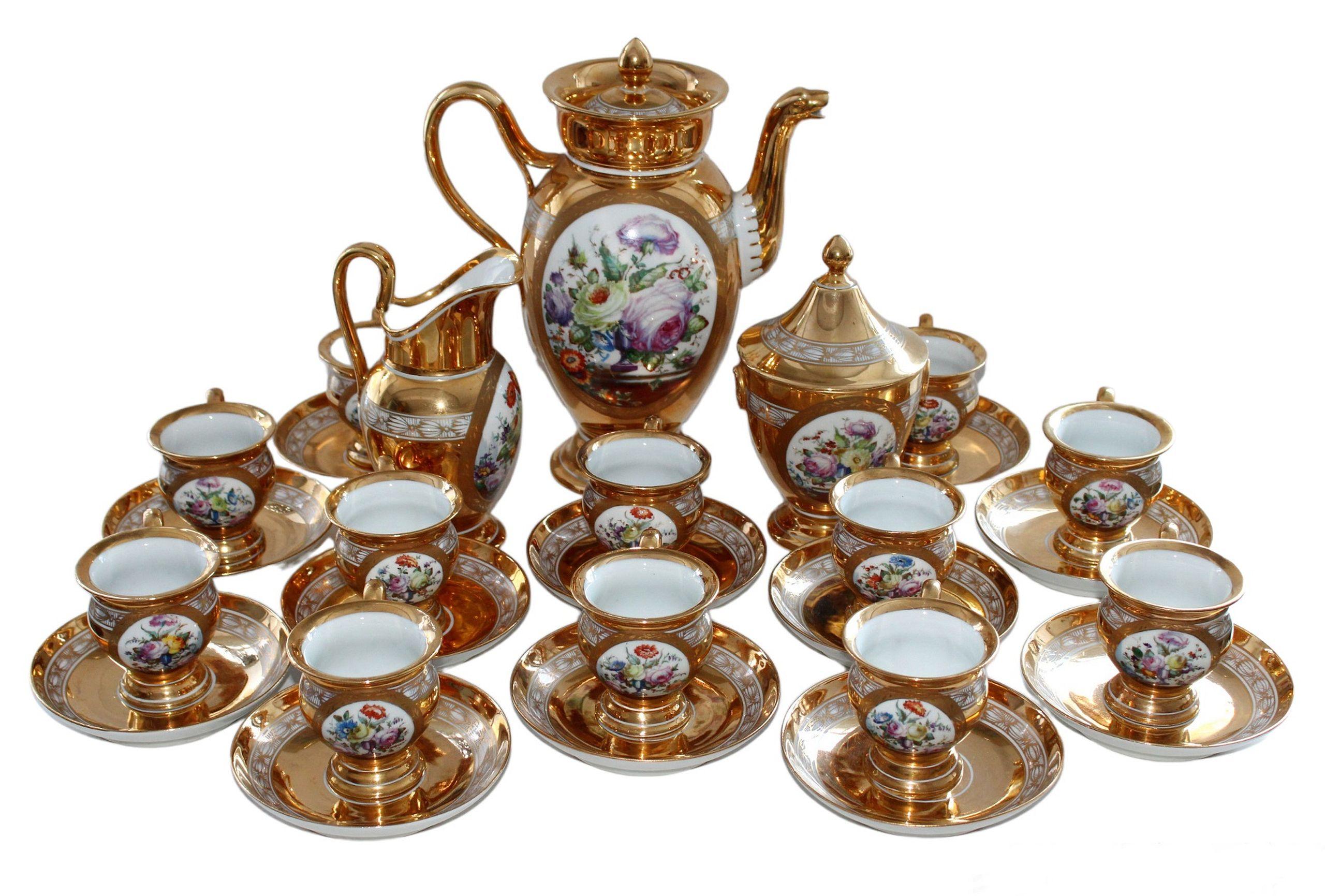 Tea Set for 12 persons 1949, porcelain, gilding, initials G.D. - Sculpture by Le Tallec