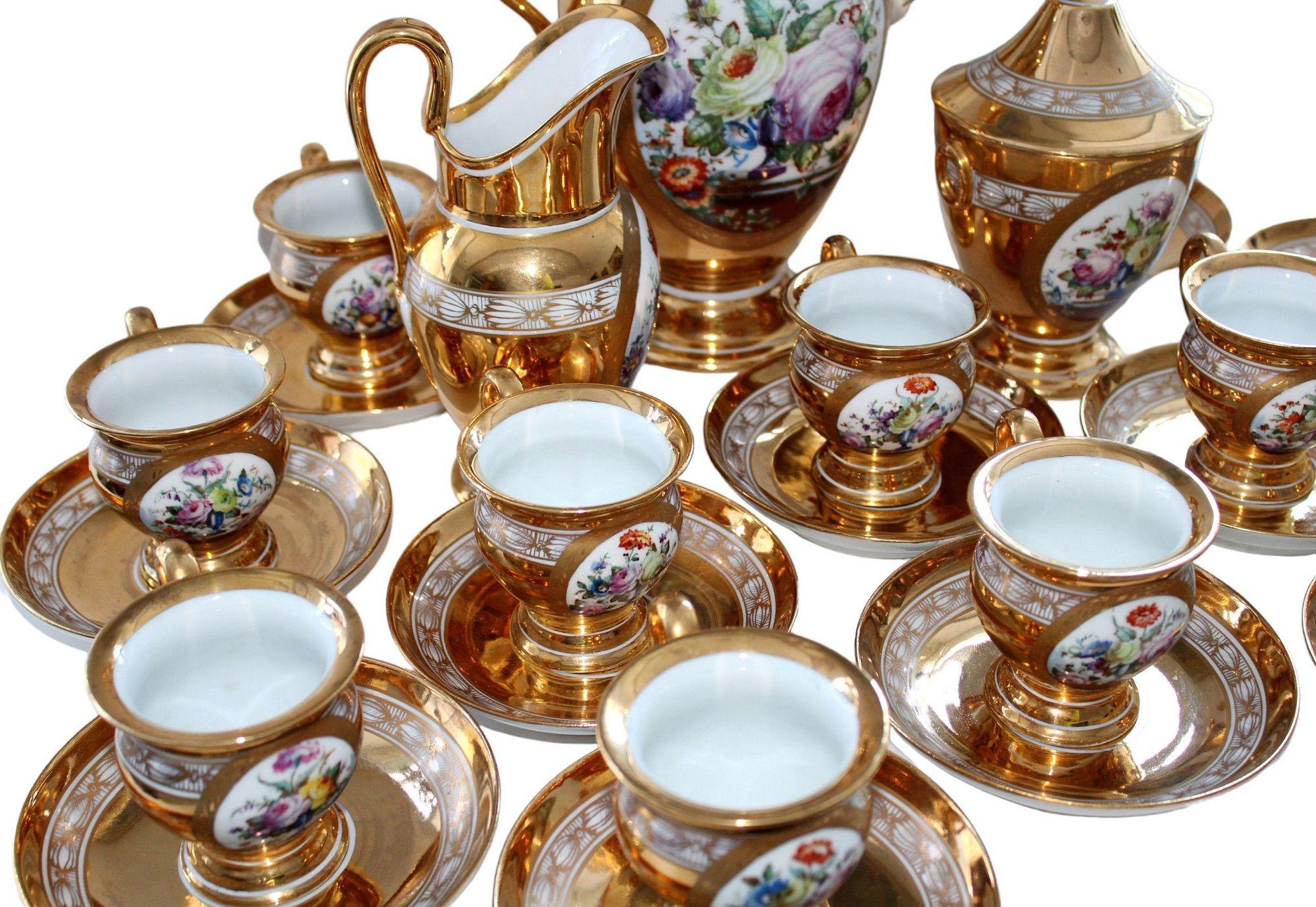 Tea Set for 12 persons 1949, porcelain, gilding, initials G.D. For Sale 14