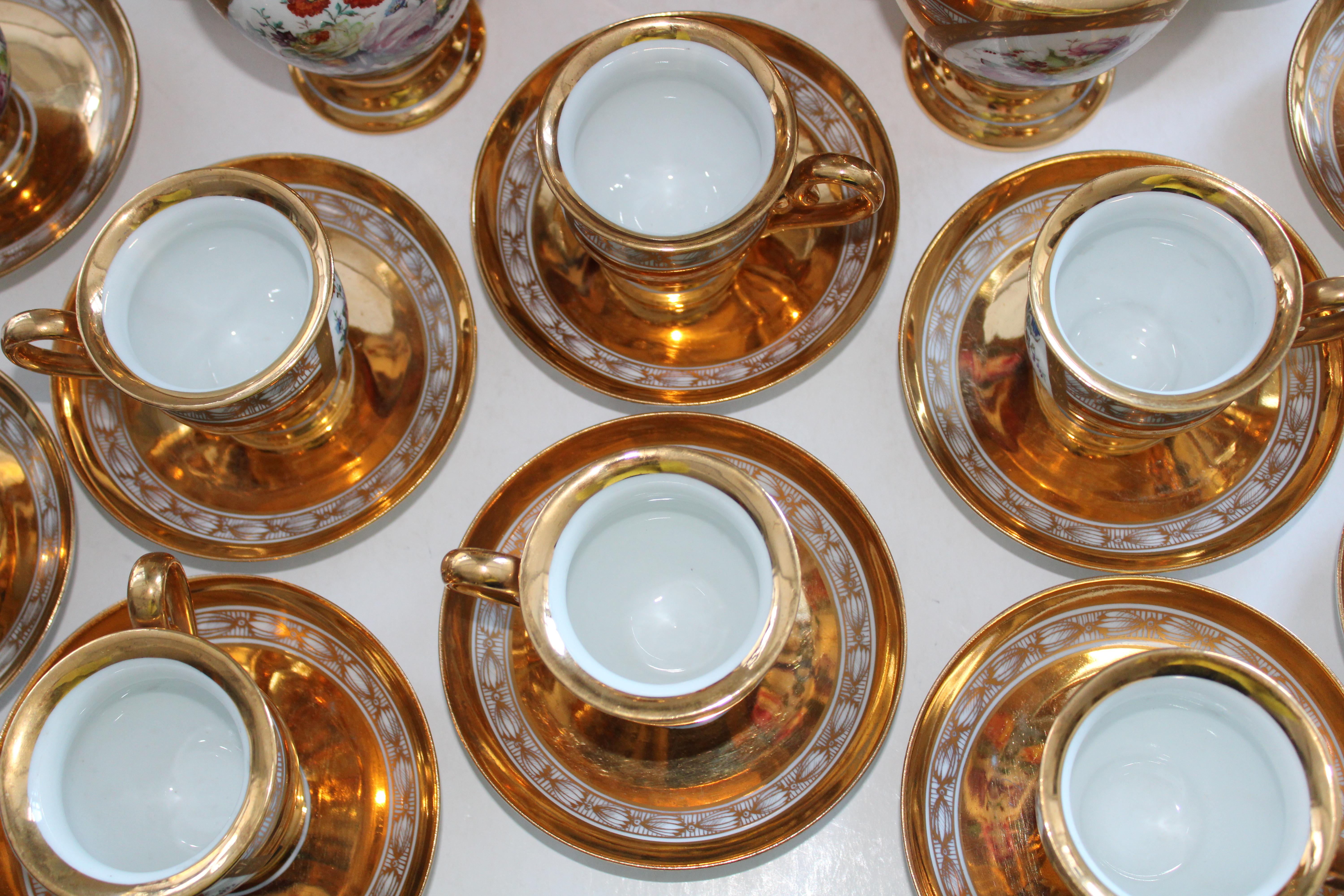 Tea Set for 12 persons 1949, porcelain, gilding, initials G.D. For Sale 5