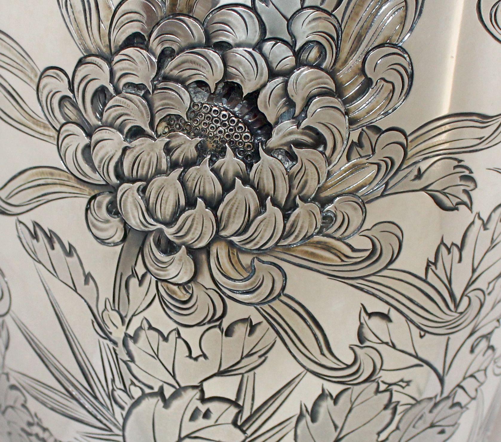 Silver vase, Jungin (pure silver) weight 556g, Meiji period 1868-1912, h24.5 cm 2