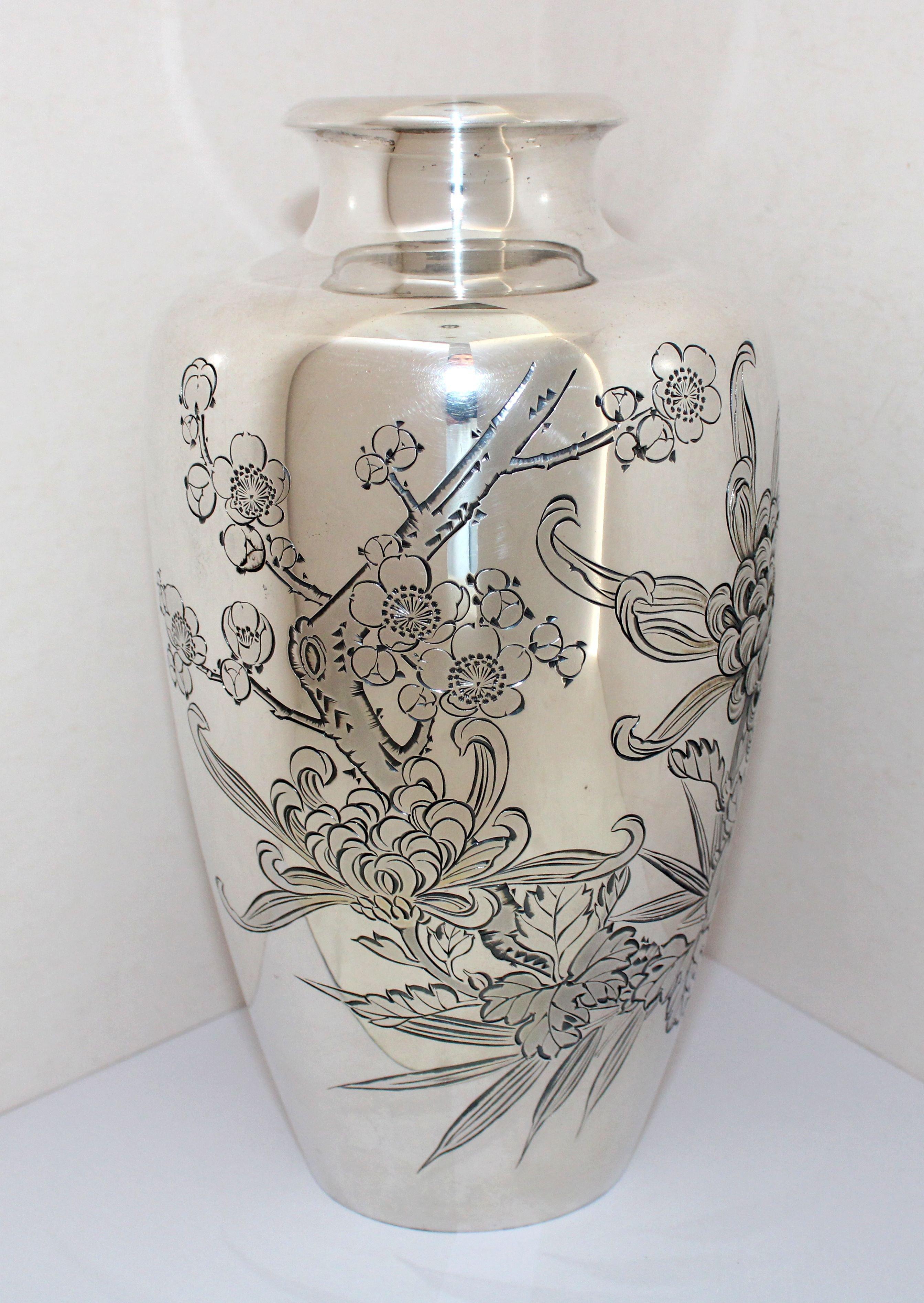 Vase, silver Jungin (pure silver) weight 556g., Meiji period 1868-1912, h 24.5 cm