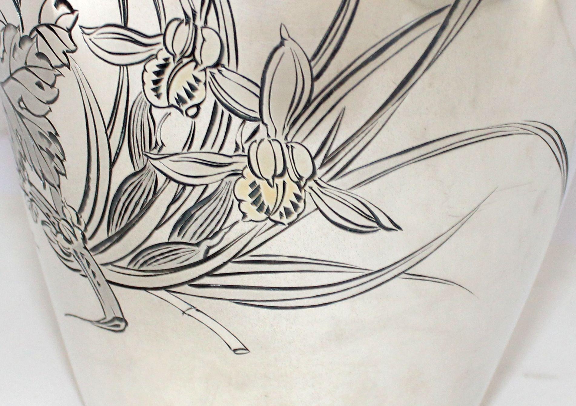 Silver vase, Jungin (pure silver) weight 556g, Meiji period 1868-1912, h24.5 cm 9