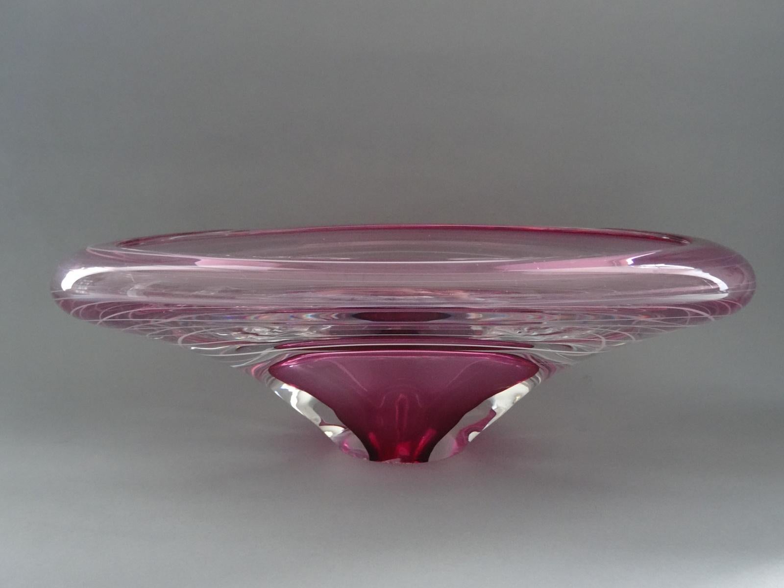 Jarrón de cristal rosa, Polonia, 31x19 cm  firmado por el autor - Art Geométrico abstracto de  Adam Jablonski 