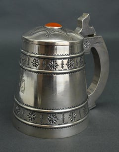 Chope de bière en argent avec décor ambré de style moderniste, 600 g. 875 preuves.