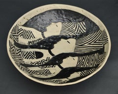 Ciotola con figure, Gres bianco, h 10,5 cm; d 38 cm